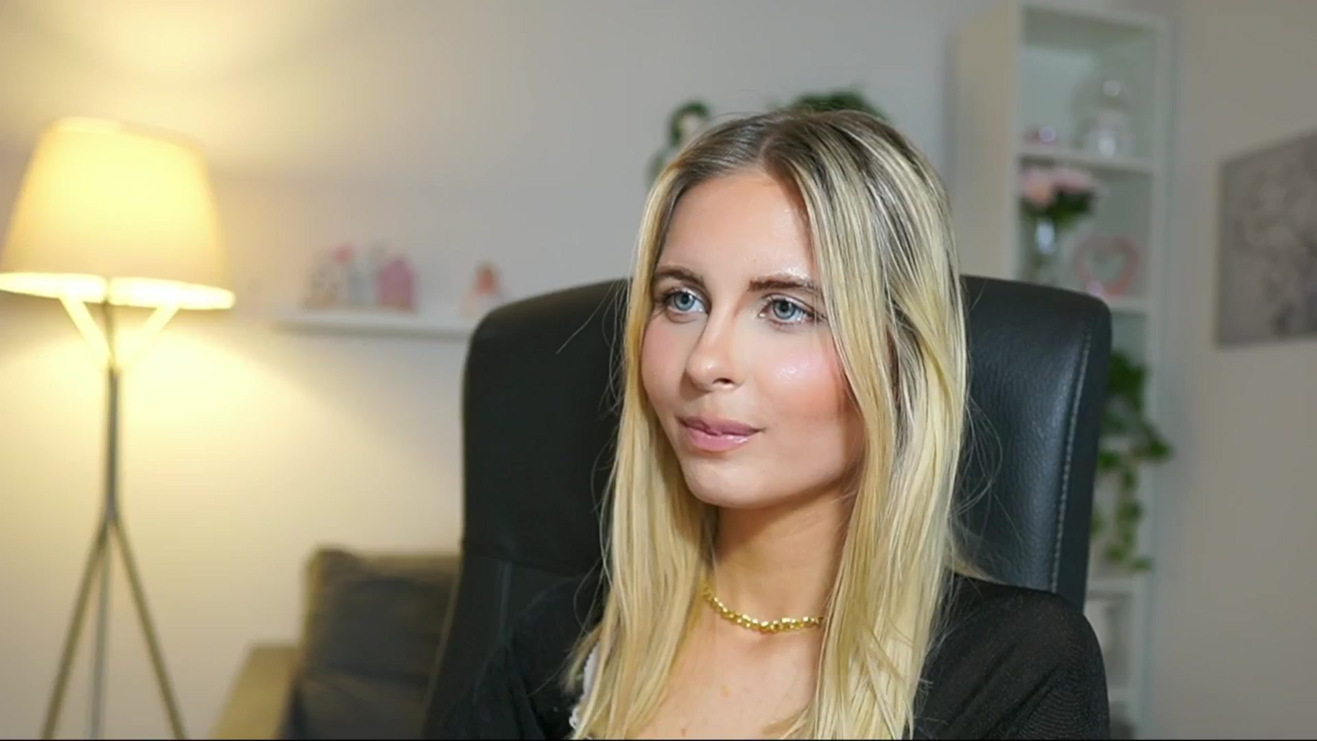 Gallery image thumbnail from Catecrago_'s myfreecams stream on, 04/29/2025, 16:16 image 16 of 20