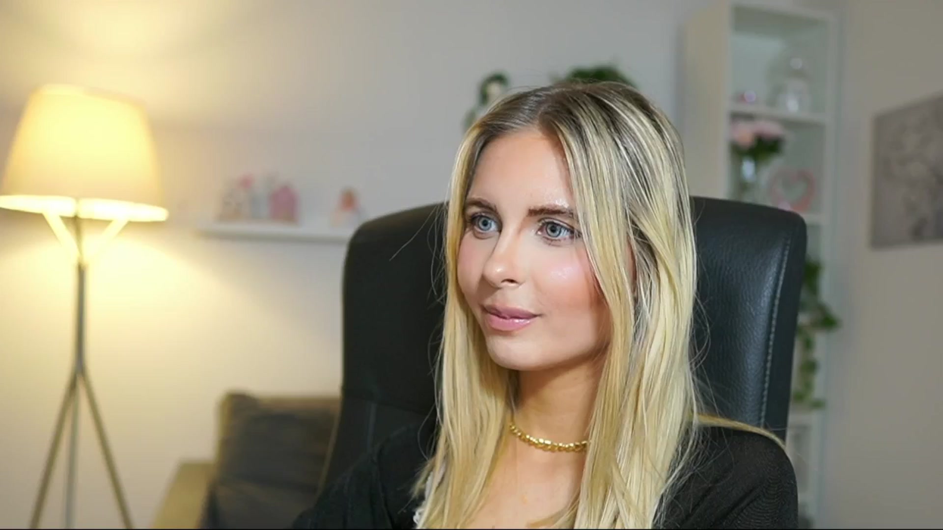 Gallery image thumbnail from Catecrago_'s myfreecams stream on, 04/29/2025, 16:16 image 18 of 20