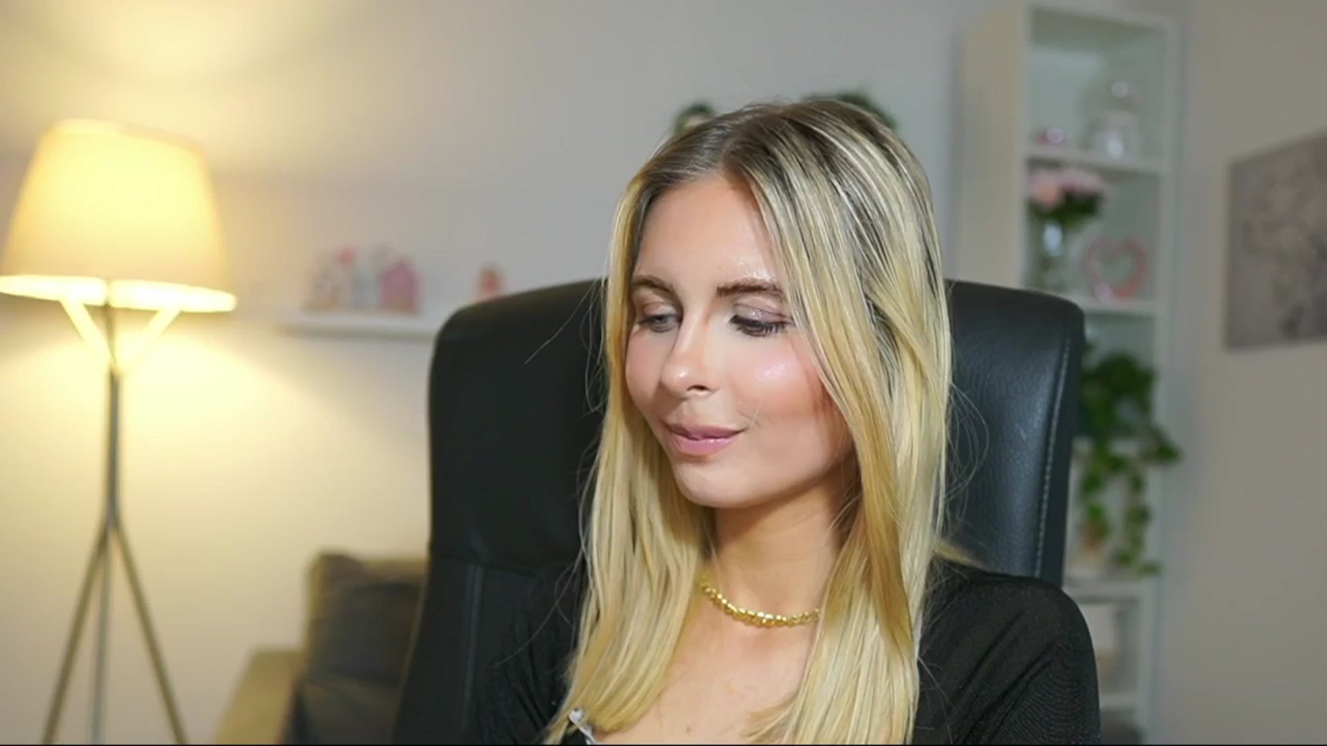 Gallery image thumbnail from Catecrago_'s myfreecams stream on, 04/29/2025, 16:16 image 14 of 20