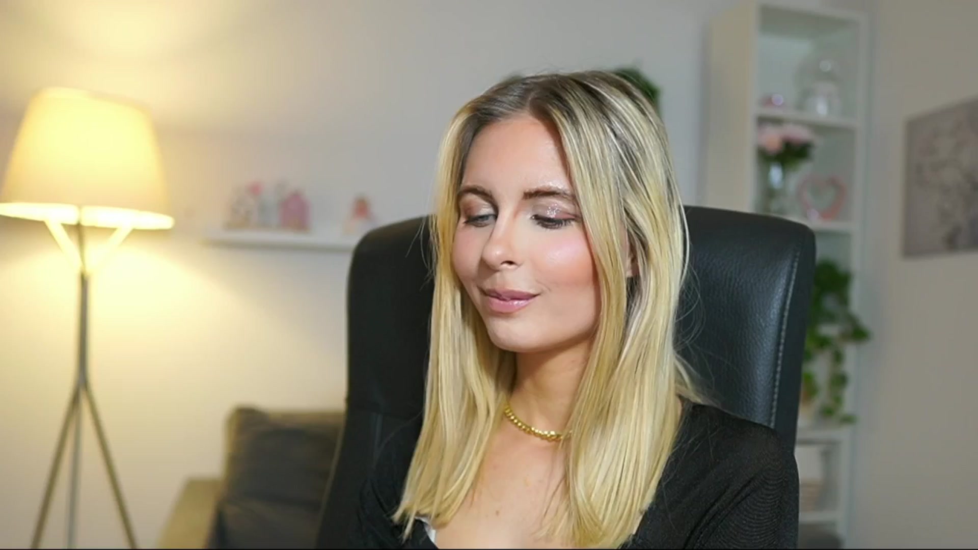 Gallery image thumbnail from Catecrago_'s myfreecams stream on, 04/29/2025, 16:16 image 3 of 20