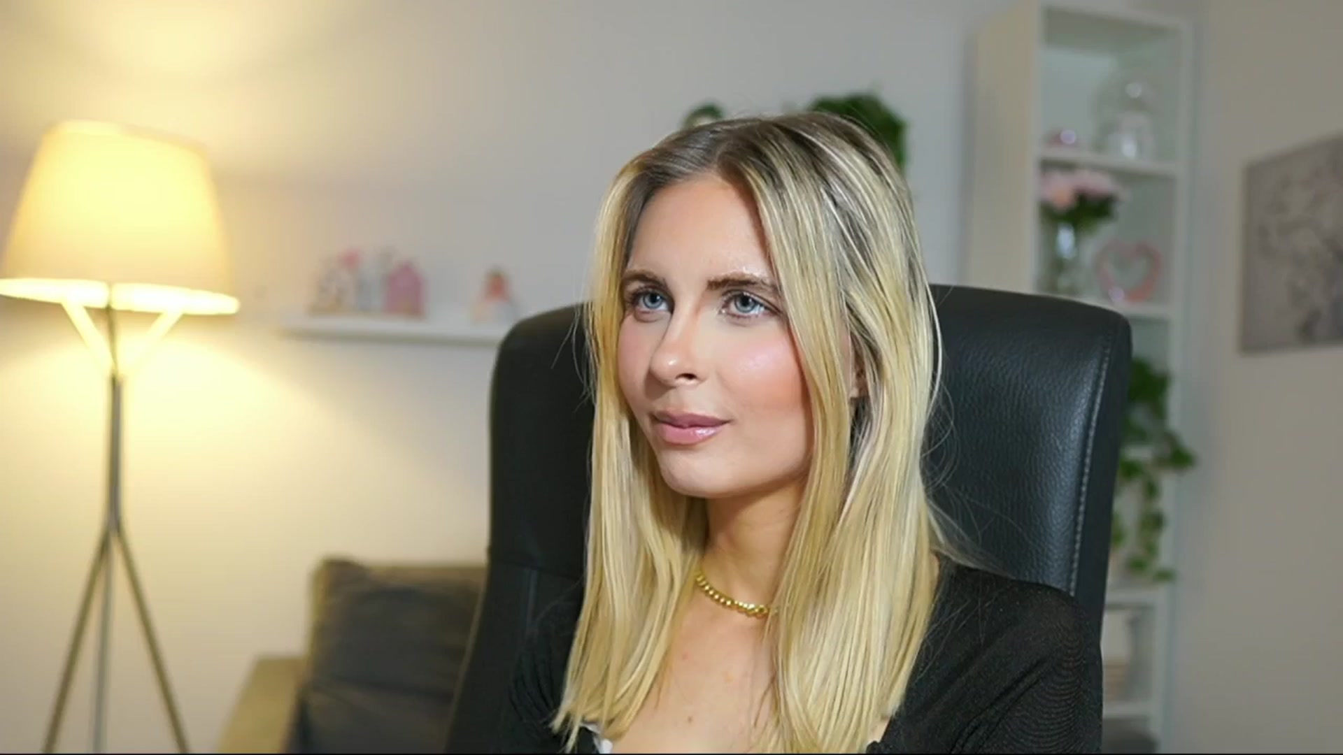 Gallery image thumbnail from Catecrago_'s myfreecams stream on, 04/29/2025, 16:16 image 5 of 20