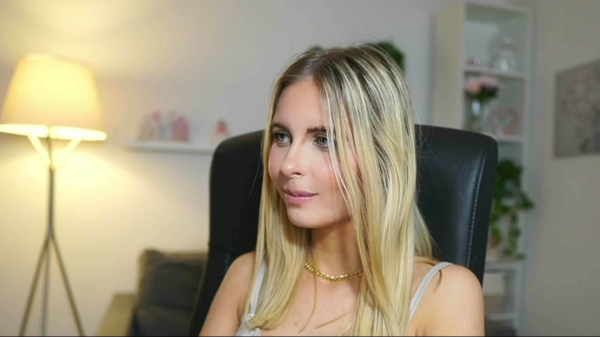 Gallery image thumbnail from Catecrago_'s myfreecams stream on, 04/29/2025, 16:53 image 19 of 20