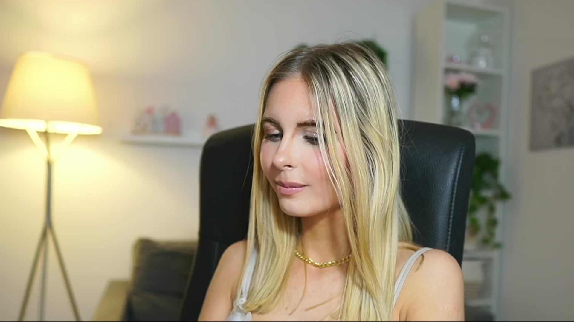 Gallery image thumbnail from Catecrago_'s myfreecams stream on, 04/29/2025, 16:53 image 17 of 20