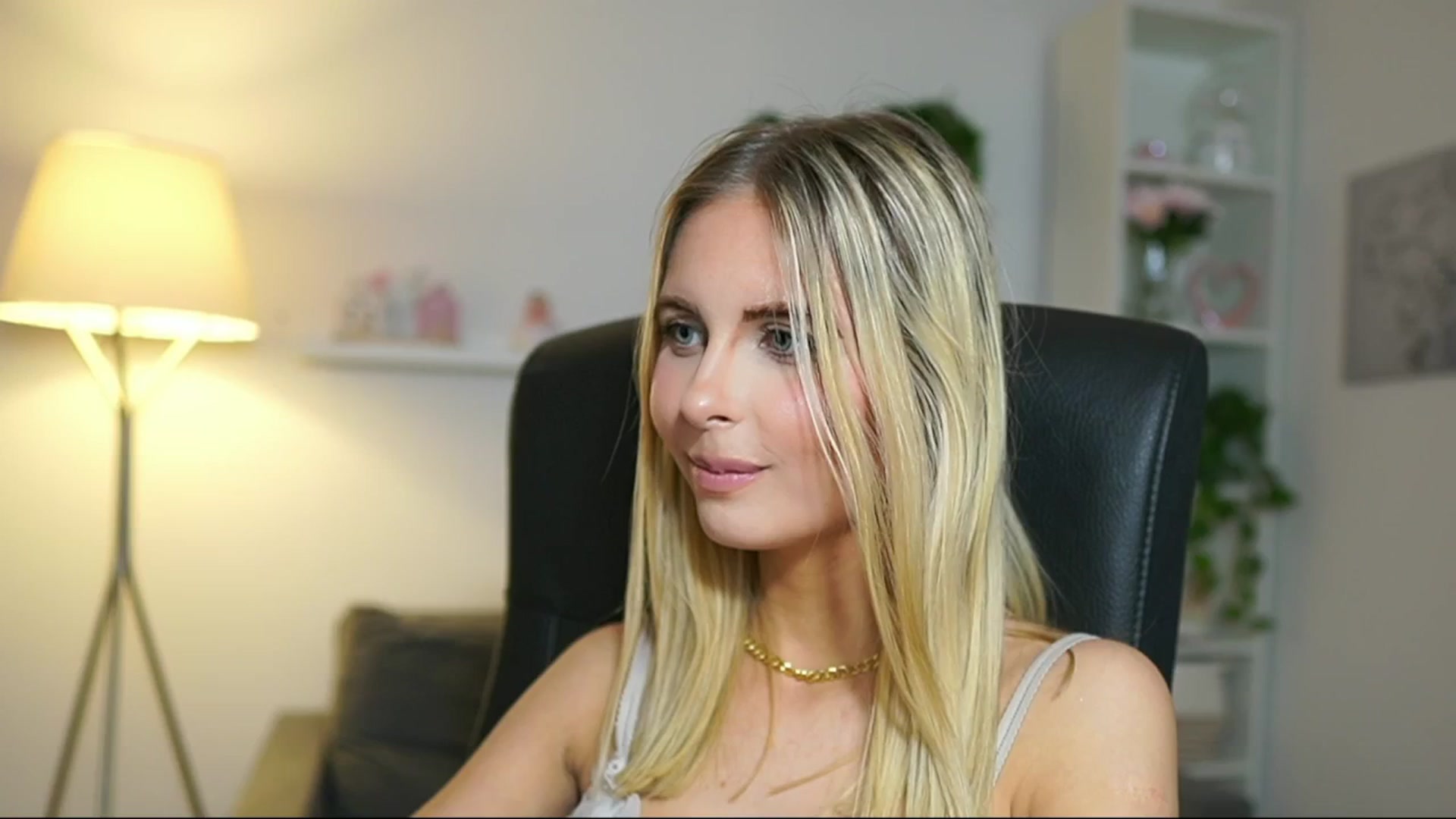 Gallery image thumbnail from Catecrago_'s myfreecams stream on, 04/29/2025, 16:53 image 18 of 20