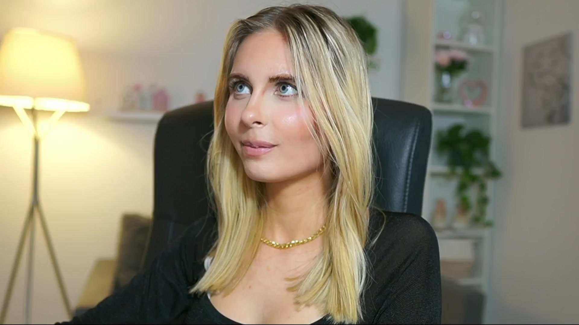 Gallery image thumbnail from Catecrago_'s myfreecams stream on, 04/29/2025, 17:49 image 16 of 20