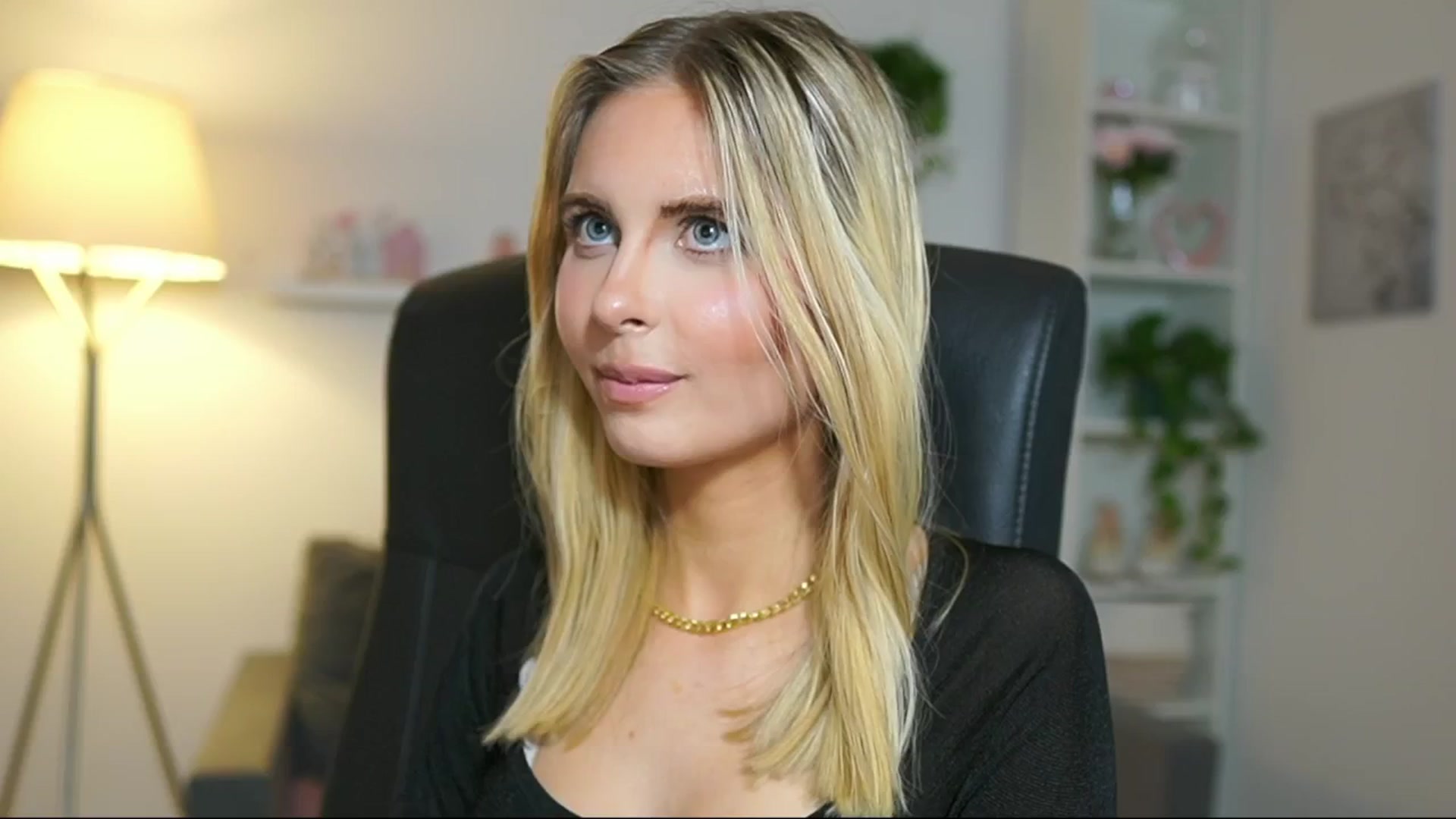 Gallery image thumbnail from Catecrago_'s myfreecams stream on, 04/29/2025, 17:49 image 18 of 20