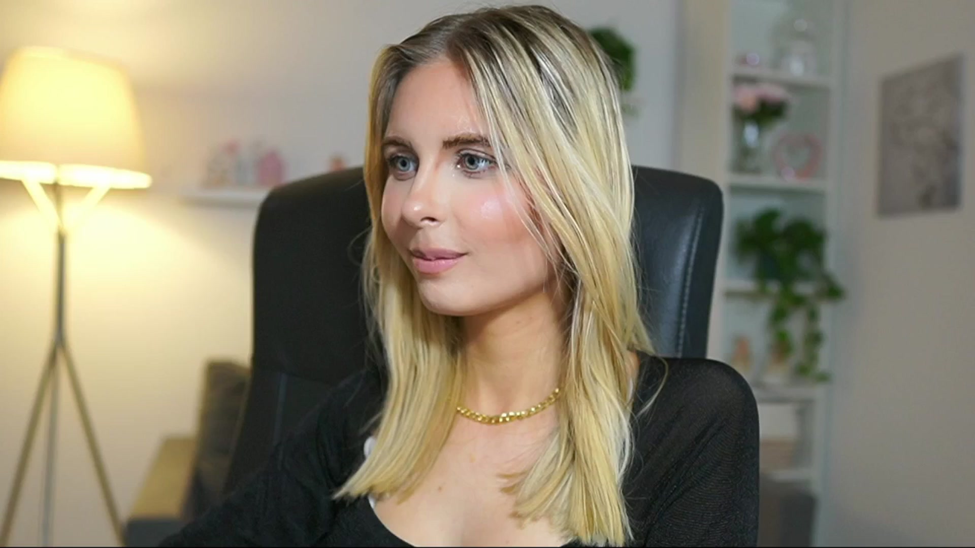 Gallery image thumbnail from Catecrago_'s myfreecams stream on, 04/29/2025, 17:49 image 7 of 20