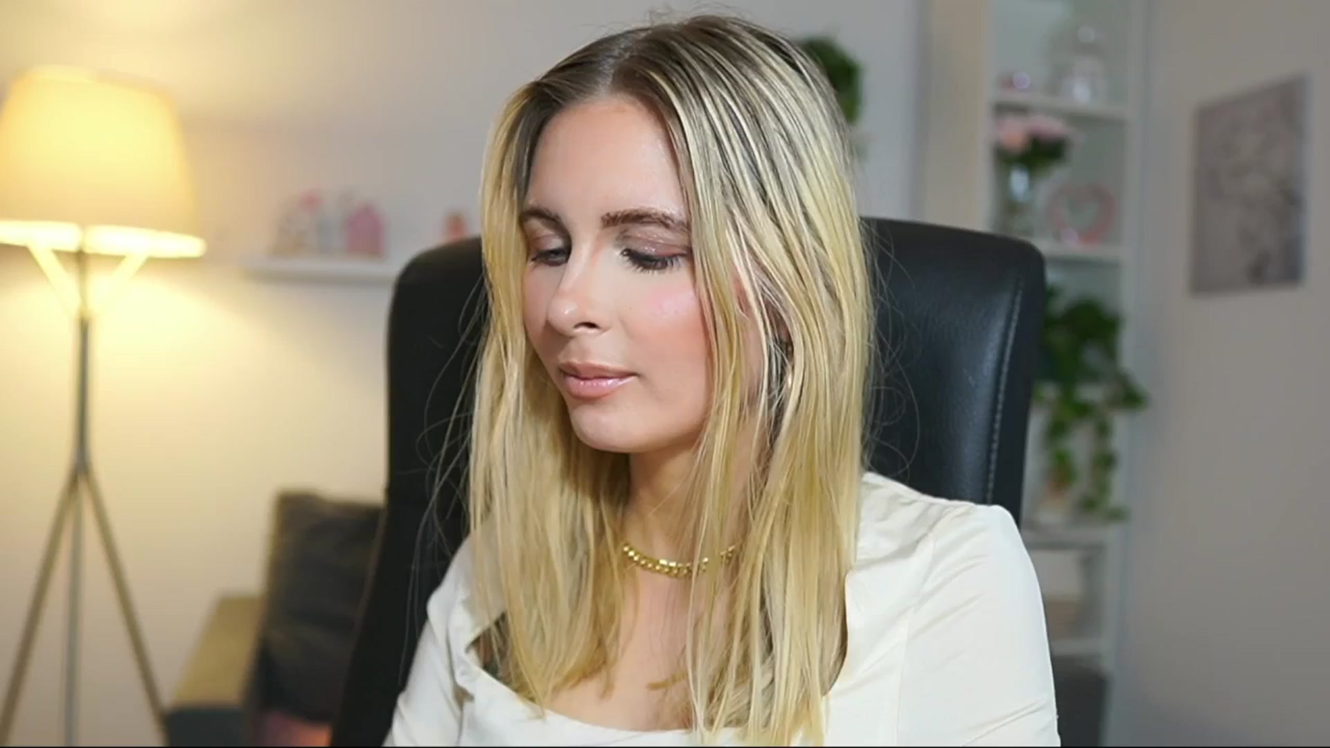 Gallery image thumbnail from Catecrago_'s myfreecams stream on, 04/30/2025, 13:53 image 6 of 20