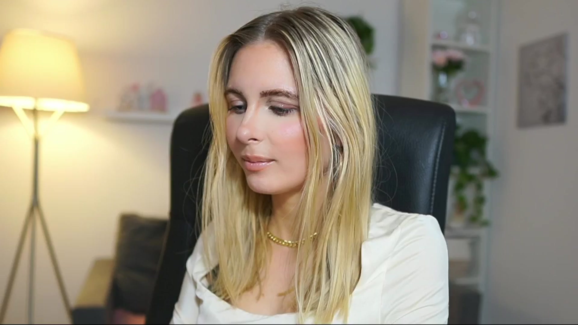 Gallery image thumbnail from Catecrago_'s myfreecams stream on, 04/30/2025, 13:53 image 3 of 20
