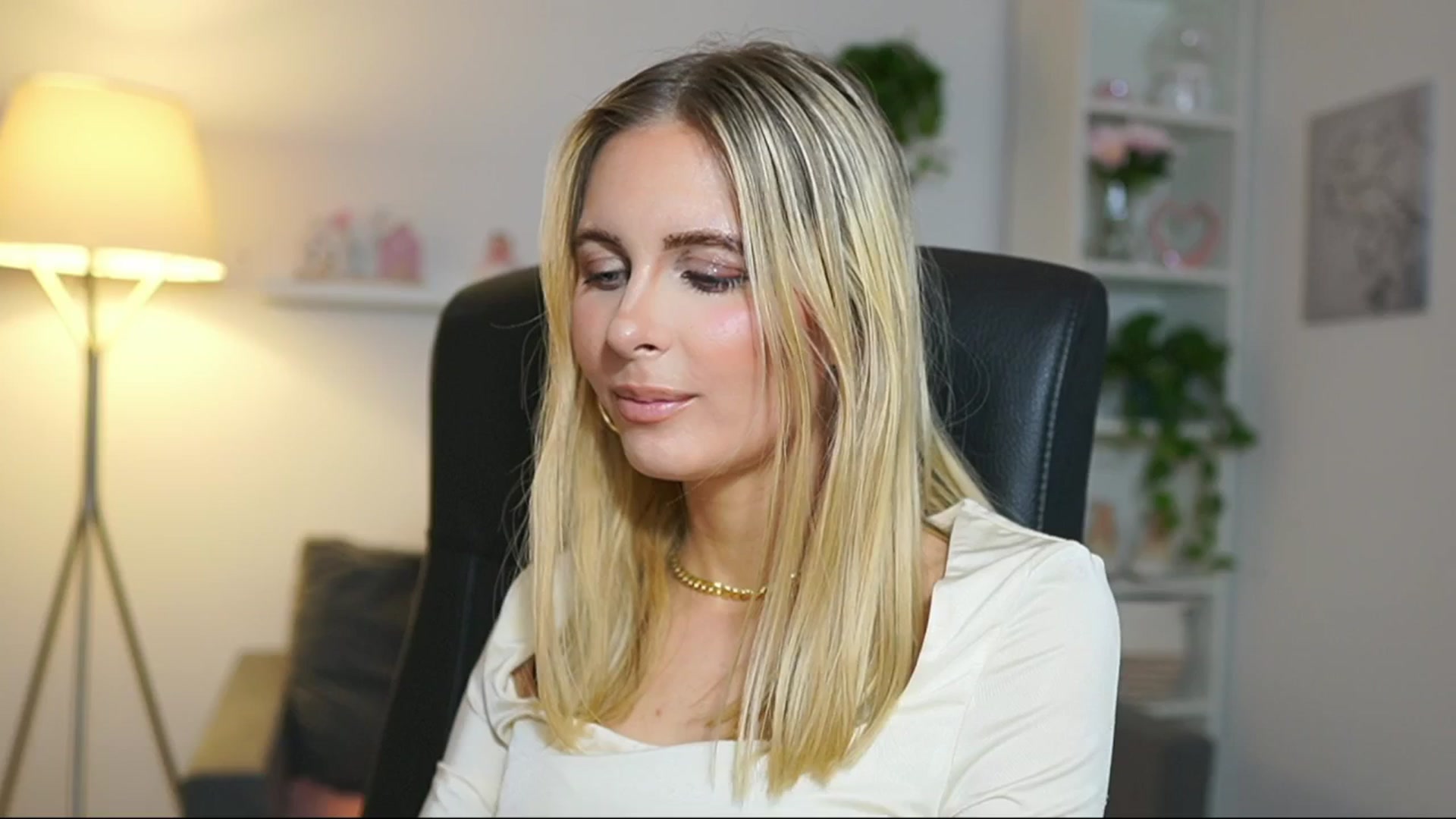 Gallery image thumbnail from Catecrago_'s myfreecams stream on, 04/30/2025, 13:53 image 17 of 20