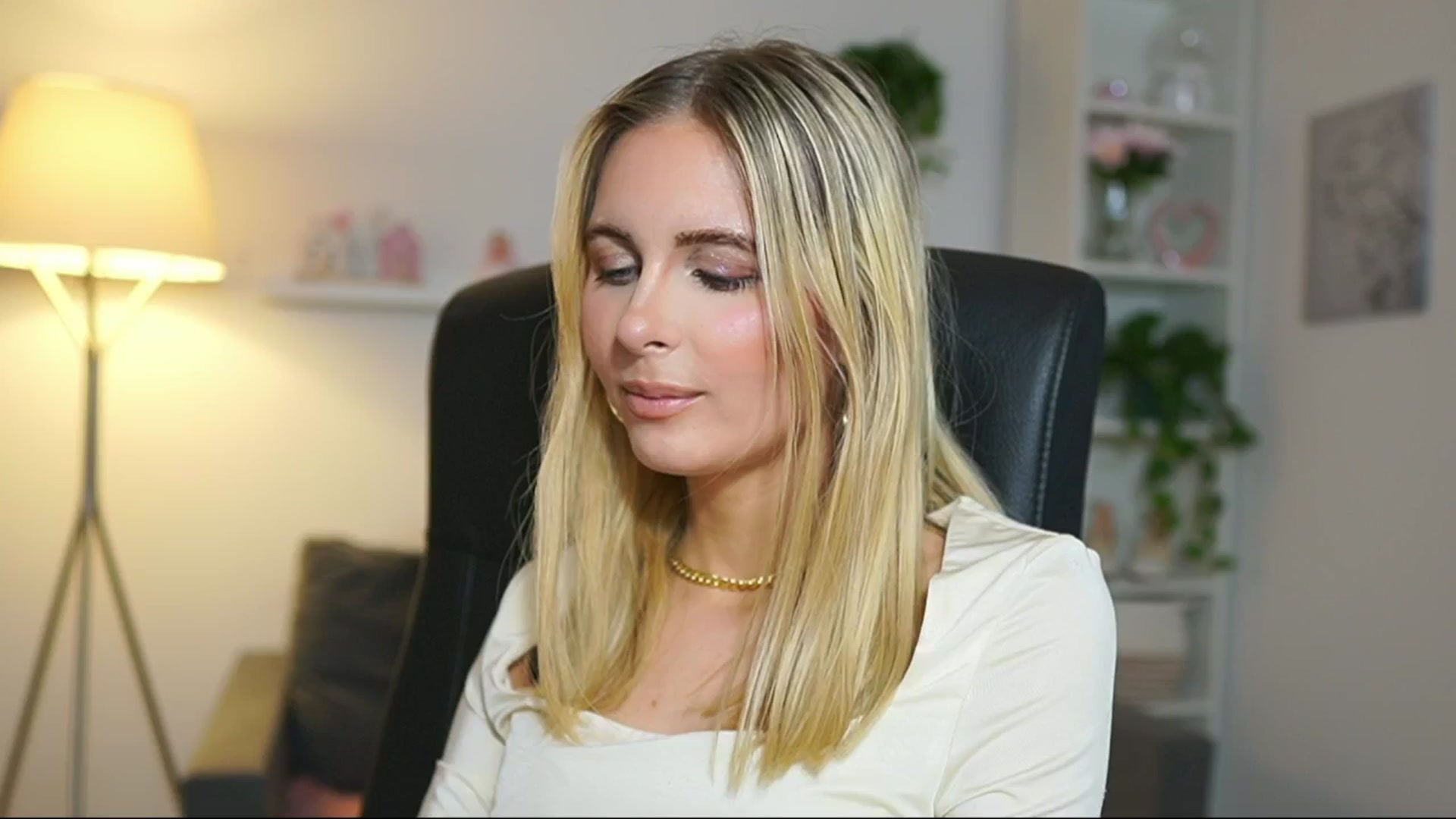 Gallery image thumbnail from Catecrago_'s myfreecams stream on, 04/30/2025, 13:53 image 16 of 20