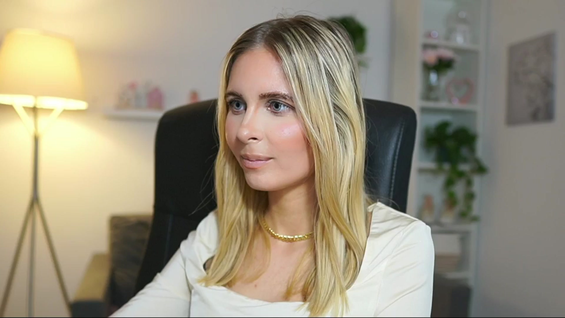 Gallery image thumbnail from Catecrago_'s myfreecams stream on, 04/30/2025, 16:04 image 20 of 20