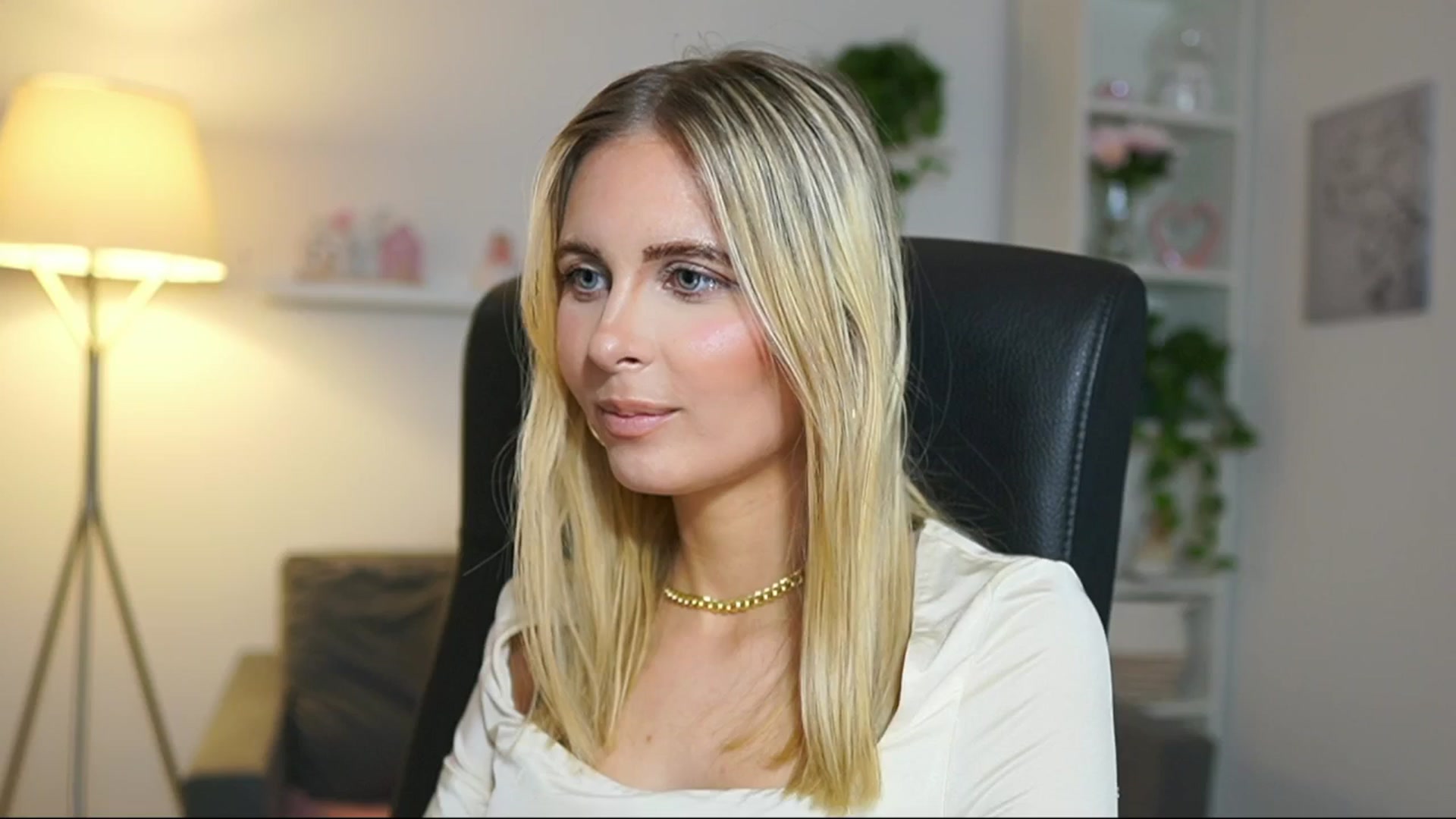 Gallery image thumbnail from Catecrago_'s myfreecams stream on, 04/30/2025, 16:04 image 5 of 20