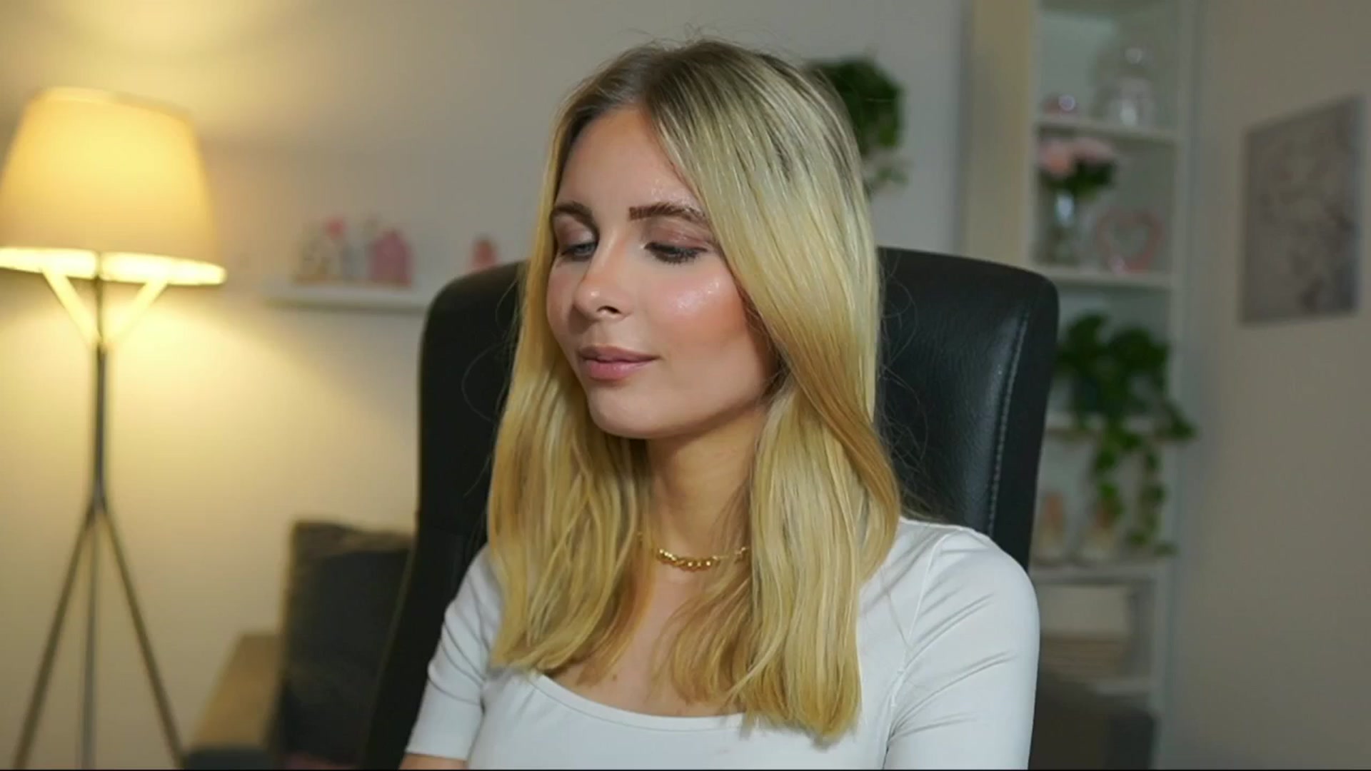 Gallery image thumbnail from Catecrago_'s myfreecams stream on, 05/01/2025, 12:50 image 6 of 20