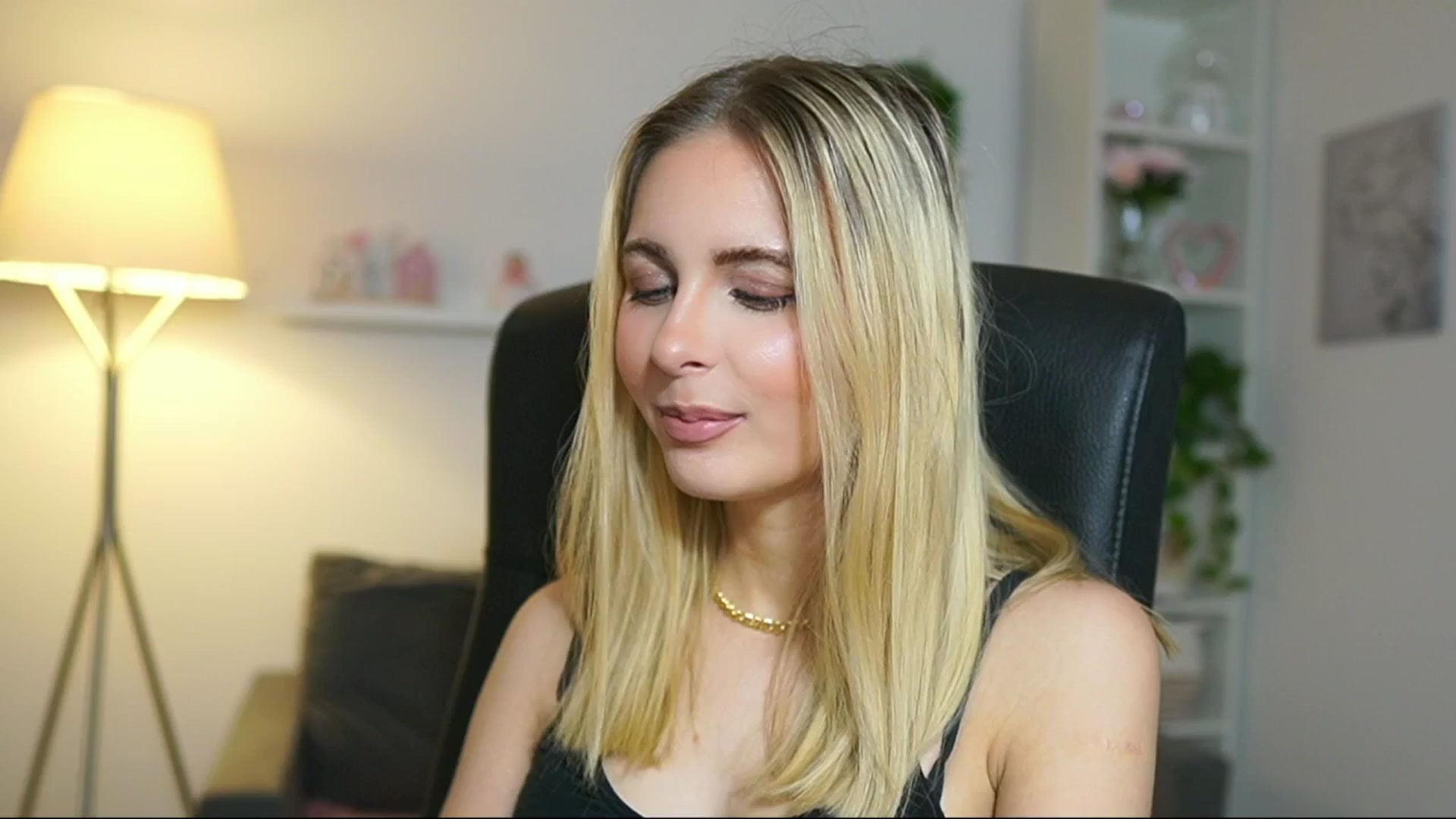Gallery image thumbnail from Catecrago_'s myfreecams stream on, 05/05/2025, 10:12 image 9 of 20