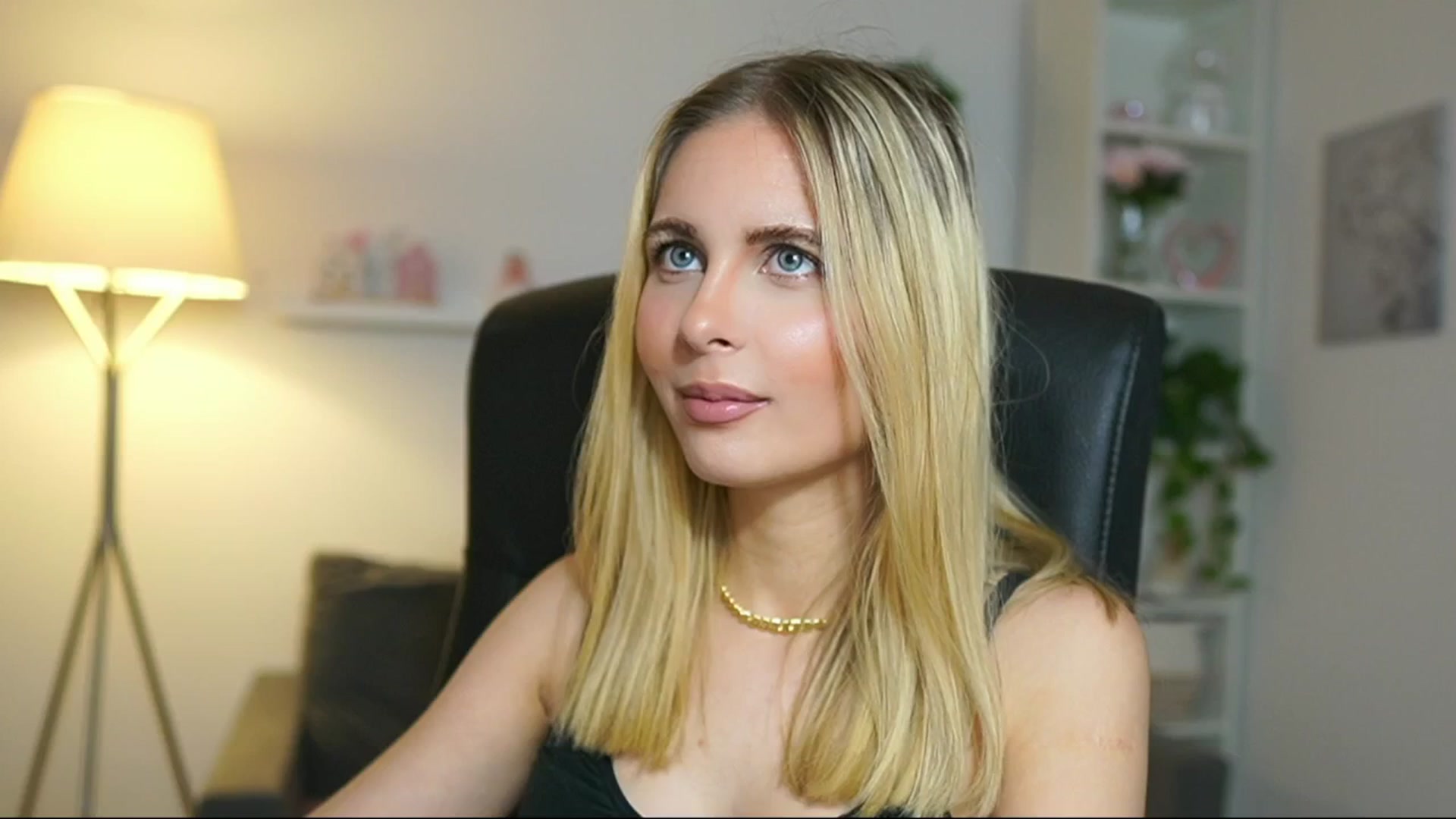 Gallery image thumbnail from Catecrago_'s myfreecams stream on, 05/05/2025, 10:12 image 7 of 20