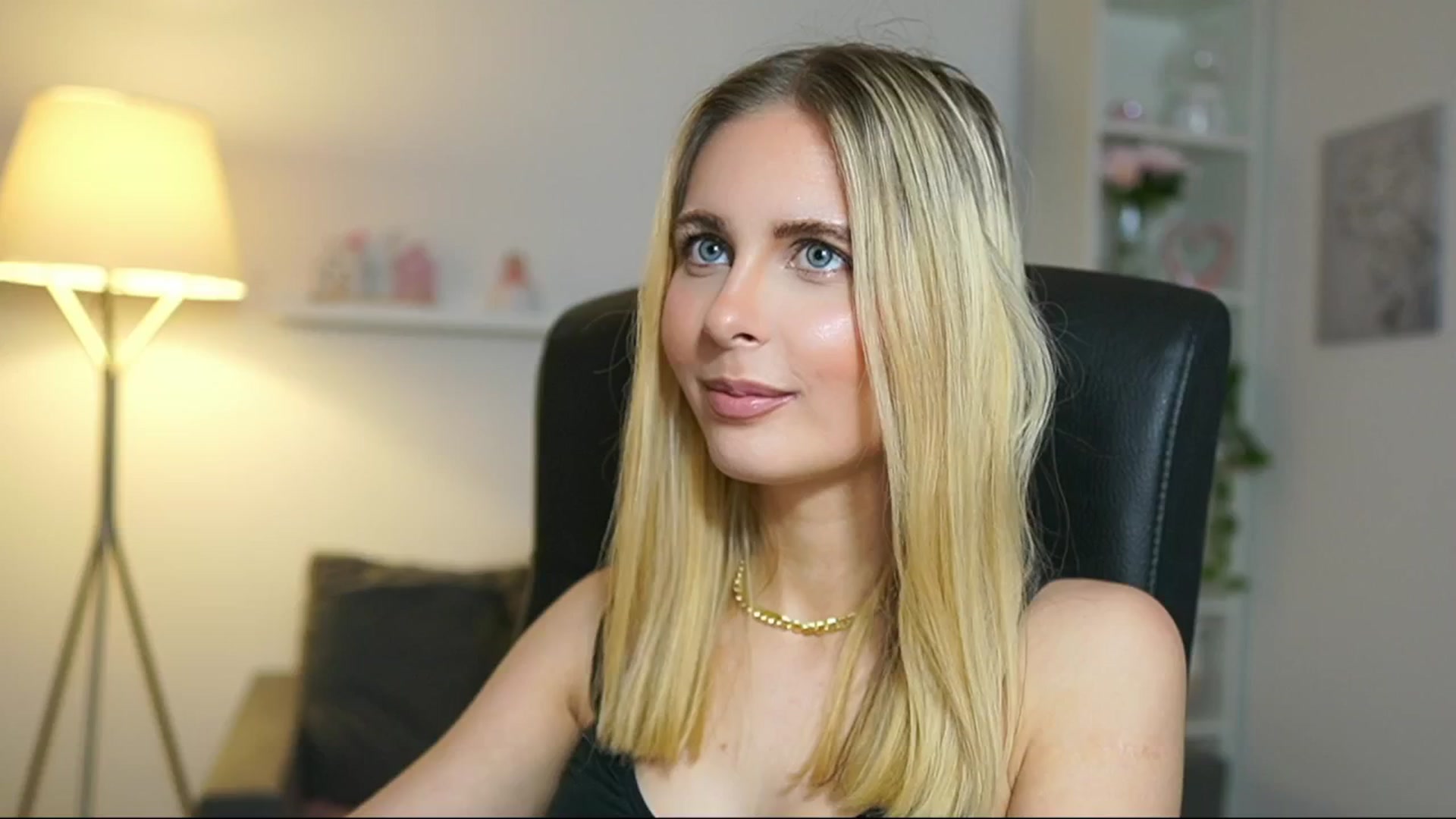 Gallery image thumbnail from Catecrago_'s myfreecams stream on, 05/05/2025, 10:12 image 14 of 20