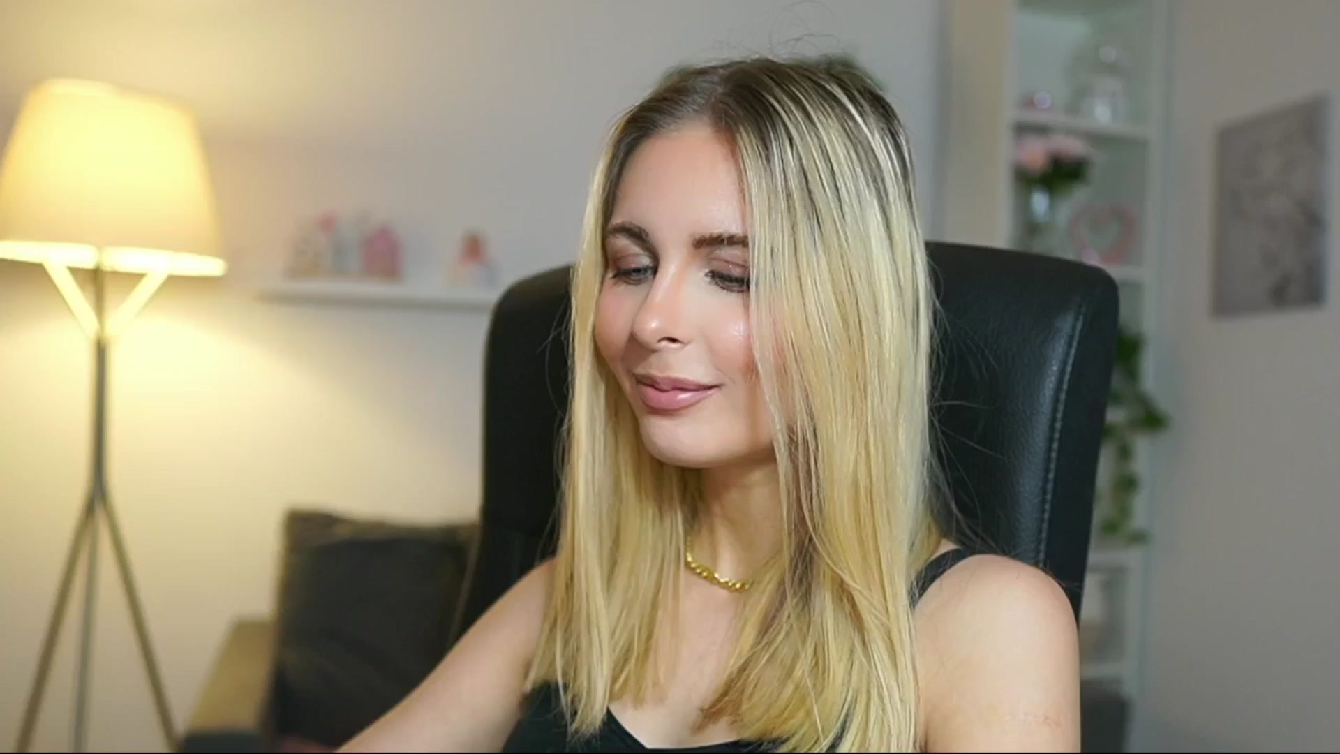 Gallery image thumbnail from Catecrago_'s myfreecams stream on, 05/05/2025, 10:12 image 20 of 20