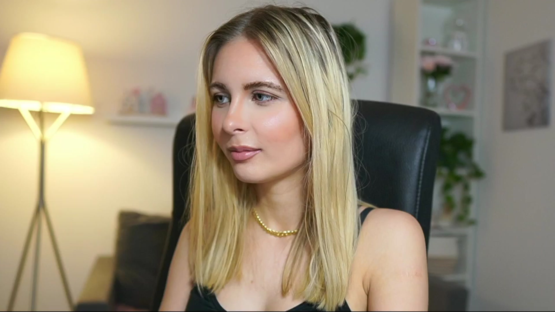 Gallery image thumbnail from Catecrago_'s myfreecams stream on, 05/05/2025, 10:12 image 4 of 20