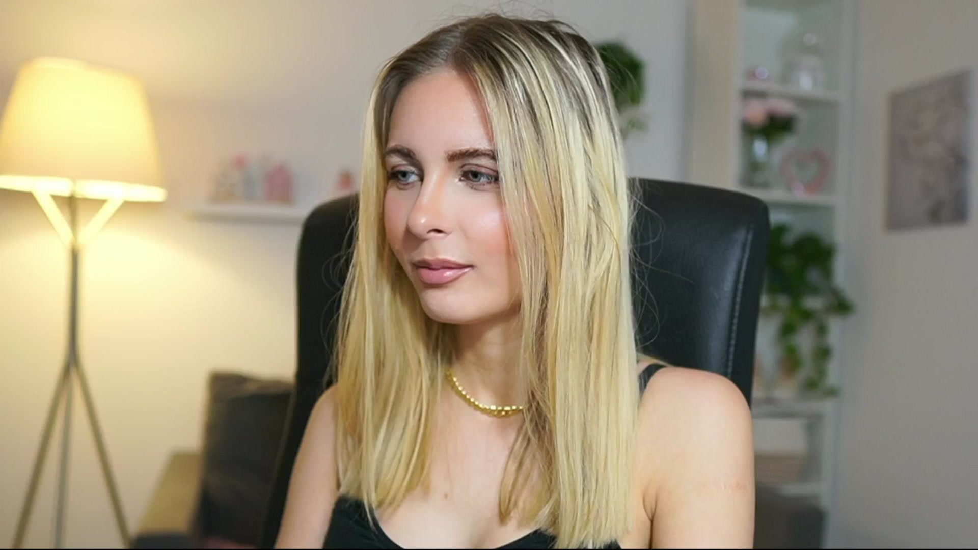 Gallery image thumbnail from Catecrago_'s myfreecams stream on, 05/05/2025, 10:12 image 5 of 20