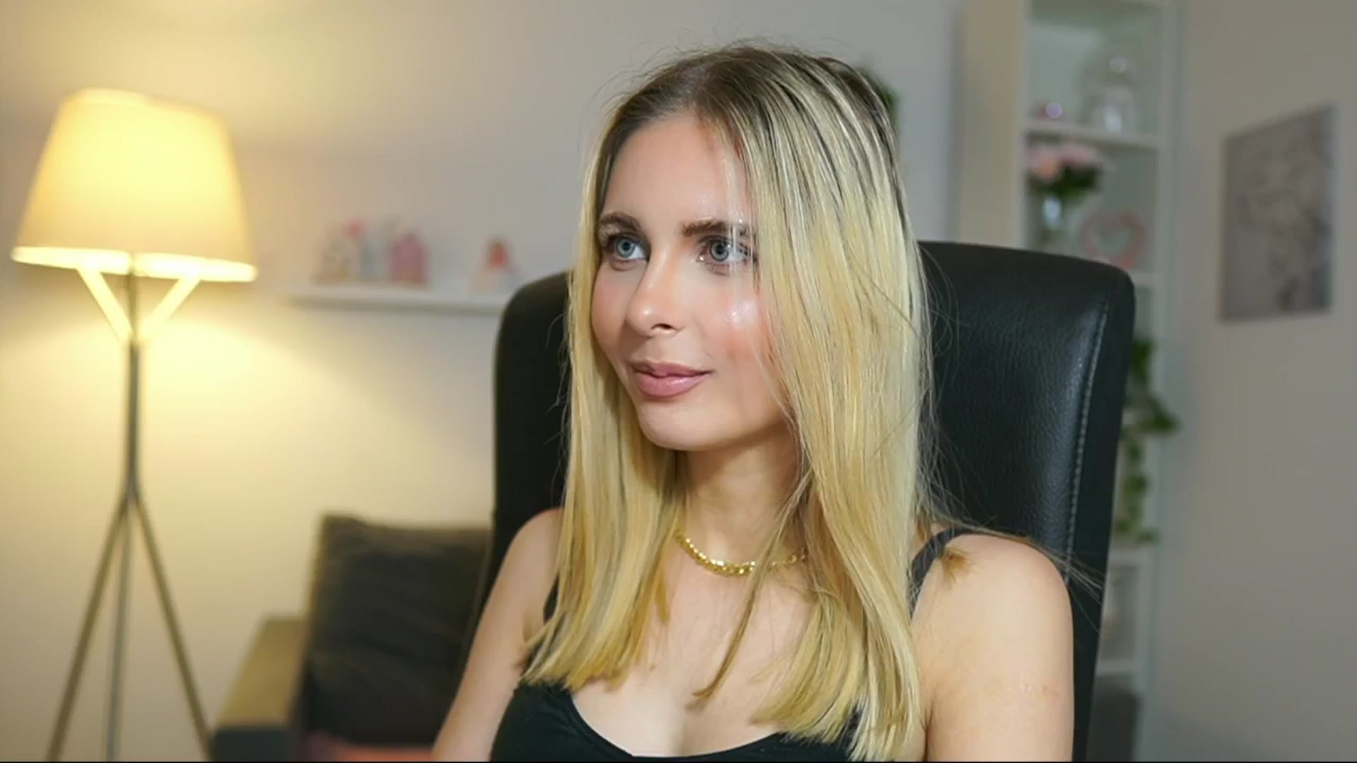 Gallery image thumbnail from Catecrago_'s myfreecams stream on, 05/05/2025, 12:06 image 4 of 20