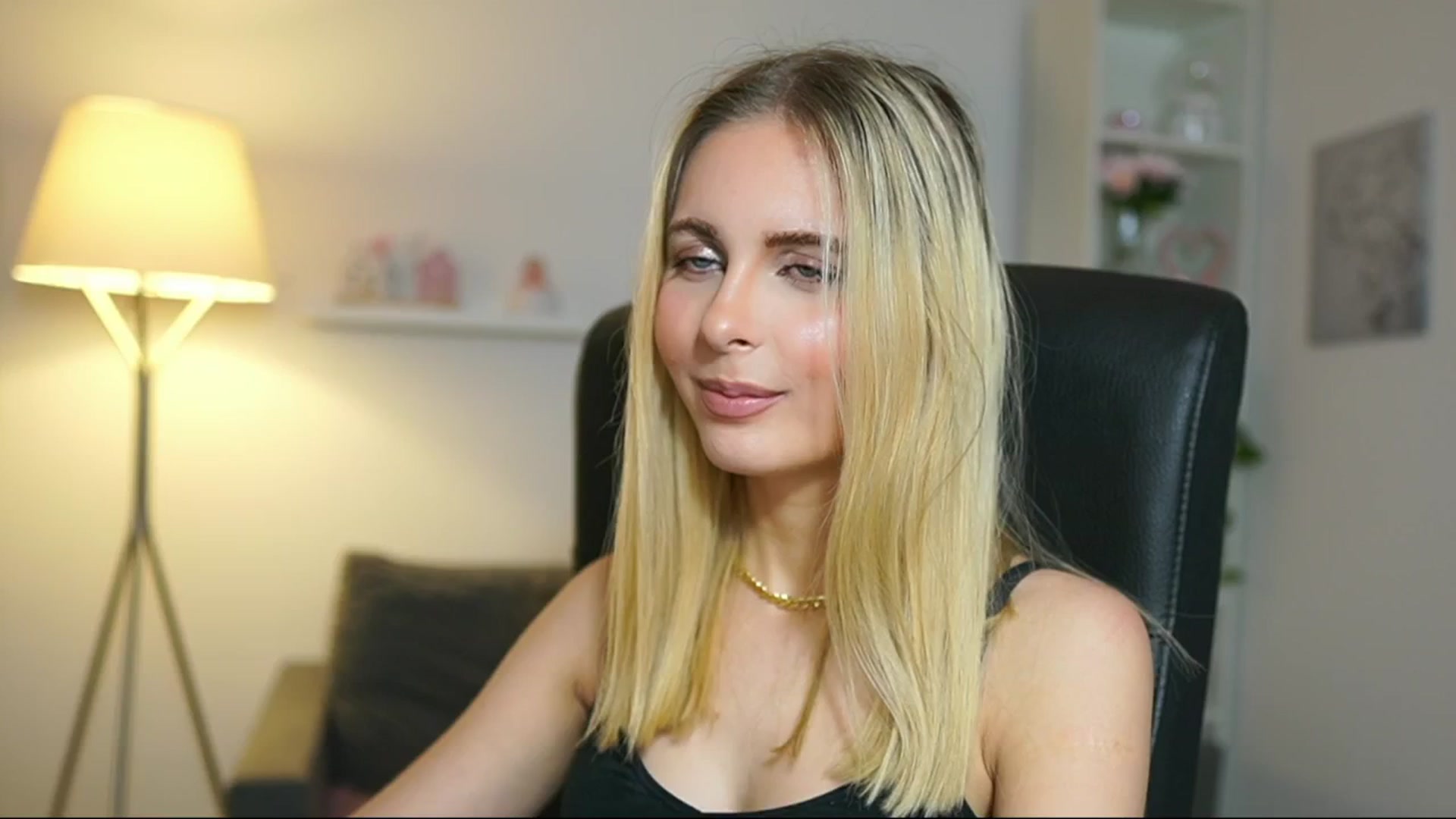 Gallery image thumbnail from Catecrago_'s myfreecams stream on, 05/05/2025, 12:06 image 8 of 20