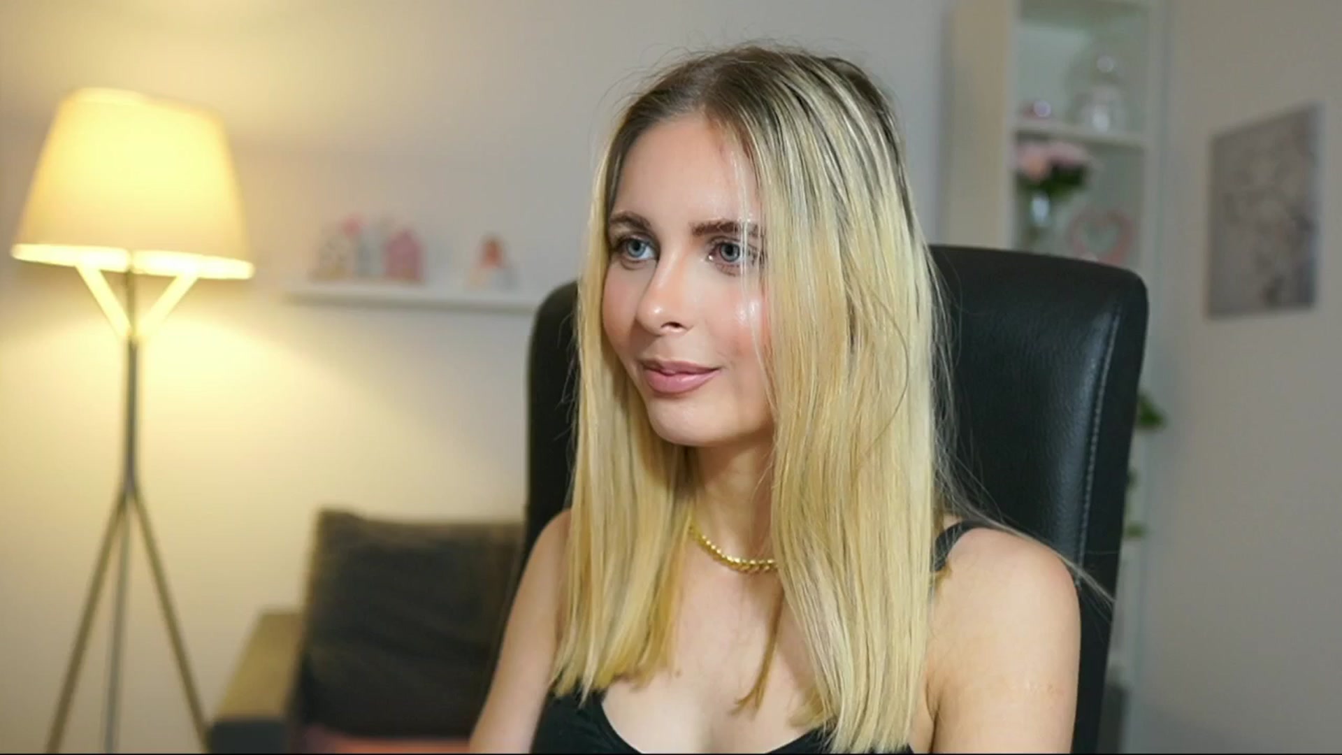Gallery image thumbnail from Catecrago_'s myfreecams stream on, 05/05/2025, 12:06 image 7 of 20
