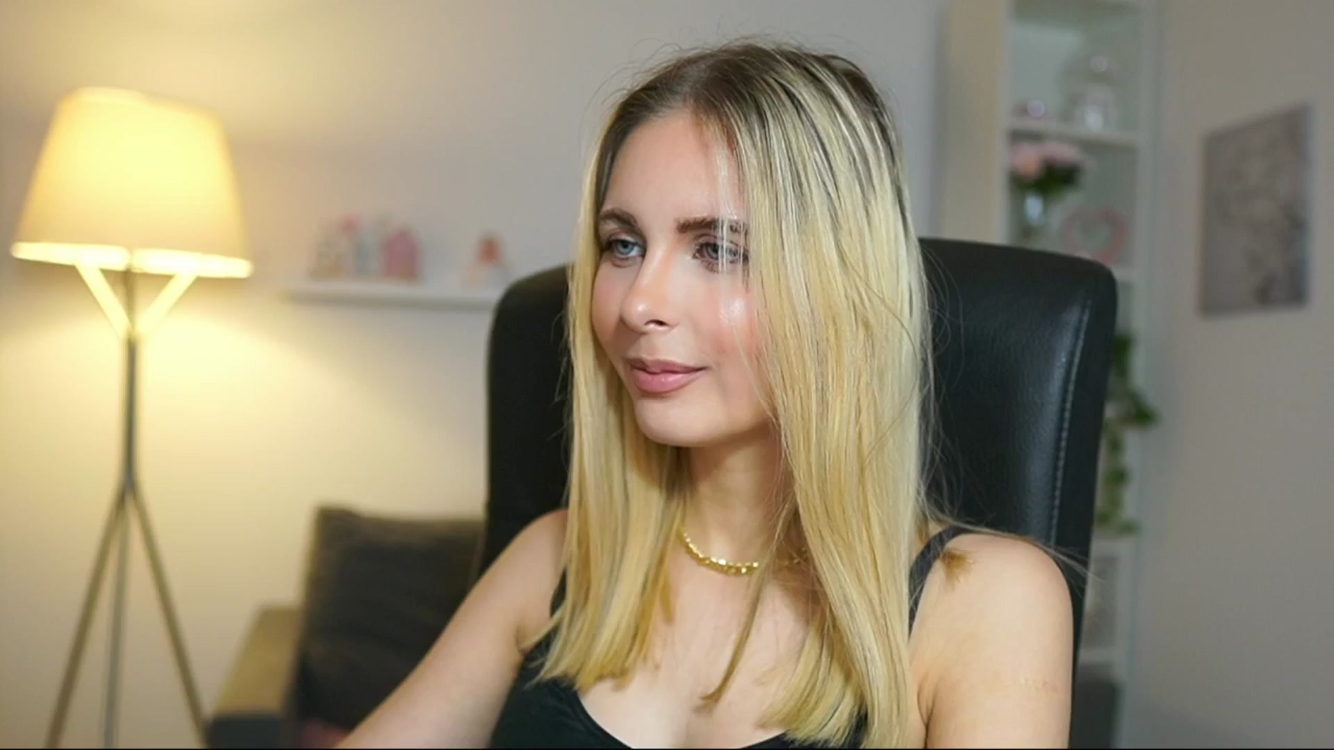 Gallery image thumbnail from Catecrago_'s myfreecams stream on, 05/05/2025, 12:06 image 5 of 20
