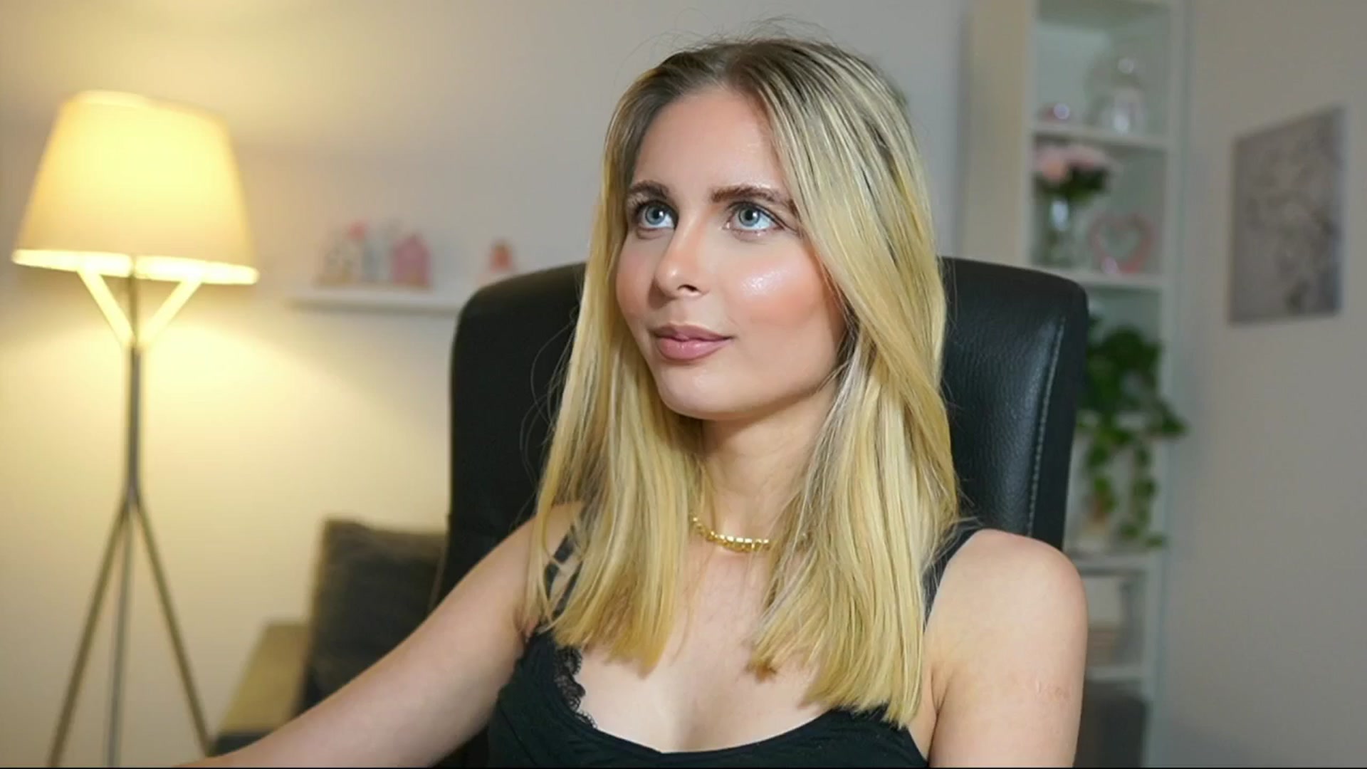 Gallery image thumbnail from Catecrago_'s myfreecams stream on, 05/05/2025, 12:06 image 11 of 20