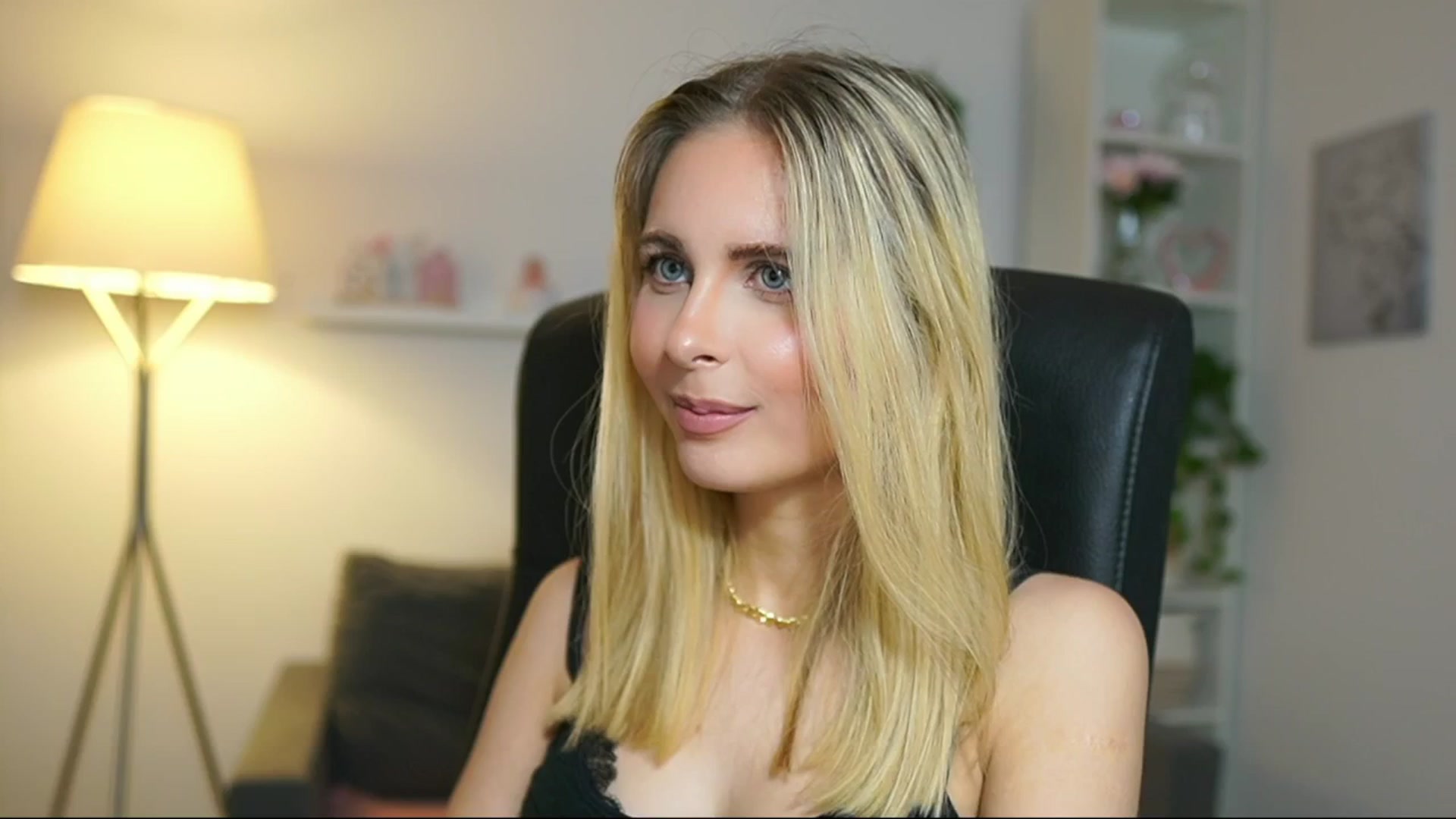 Gallery image thumbnail from Catecrago_'s myfreecams stream on, 05/05/2025, 12:06 image 14 of 20