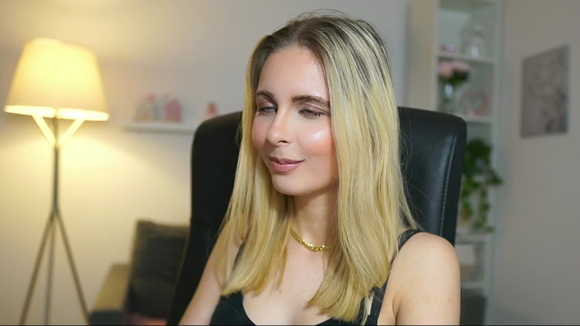 Gallery image thumbnail from Catecrago_'s myfreecams stream on, 05/05/2025, 12:53 image 13 of 20