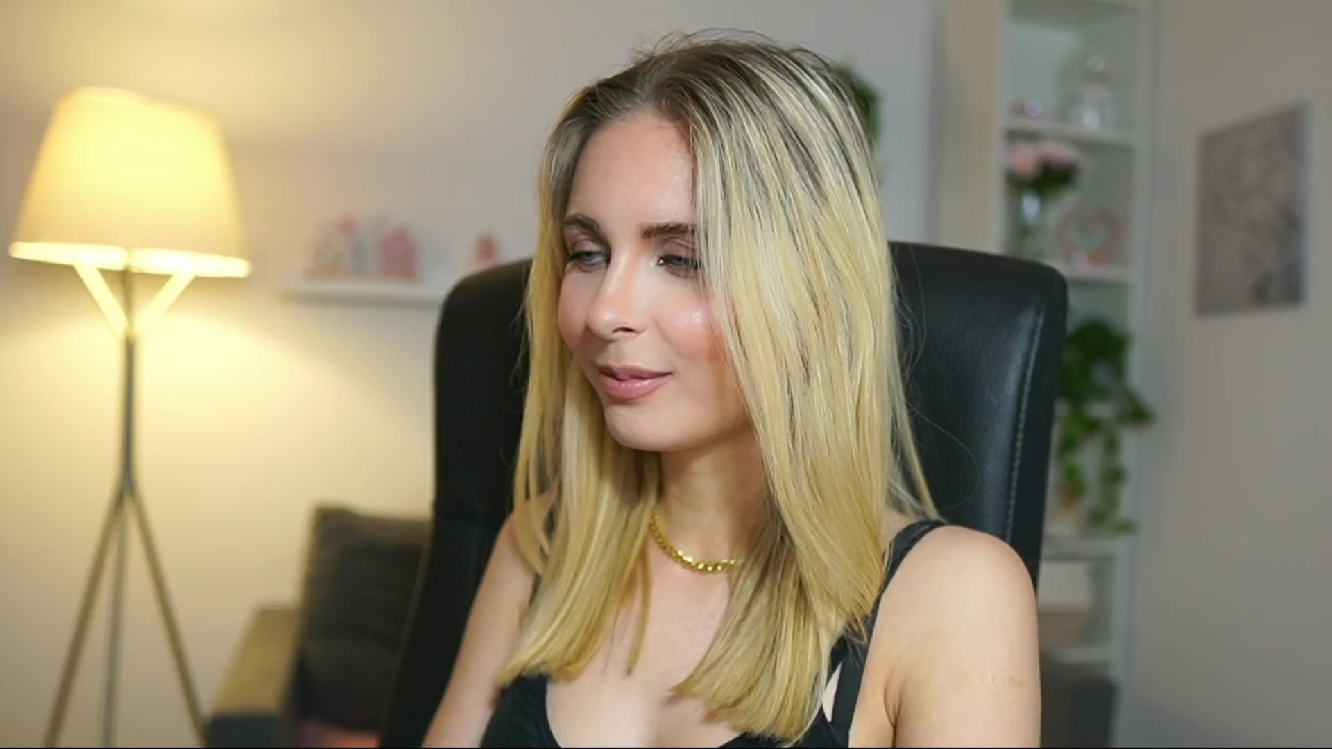 Gallery image thumbnail from Catecrago_'s myfreecams stream on, 05/05/2025, 12:53 image 5 of 20