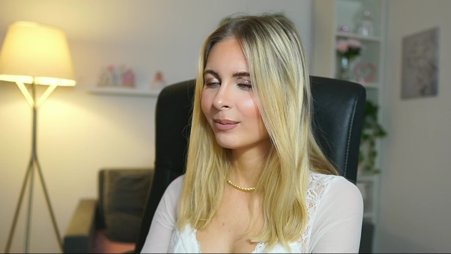 Gallery image thumbnail from Catecrago_'s myfreecams stream on, 05/07/2025, 13:22 image 12 of 20