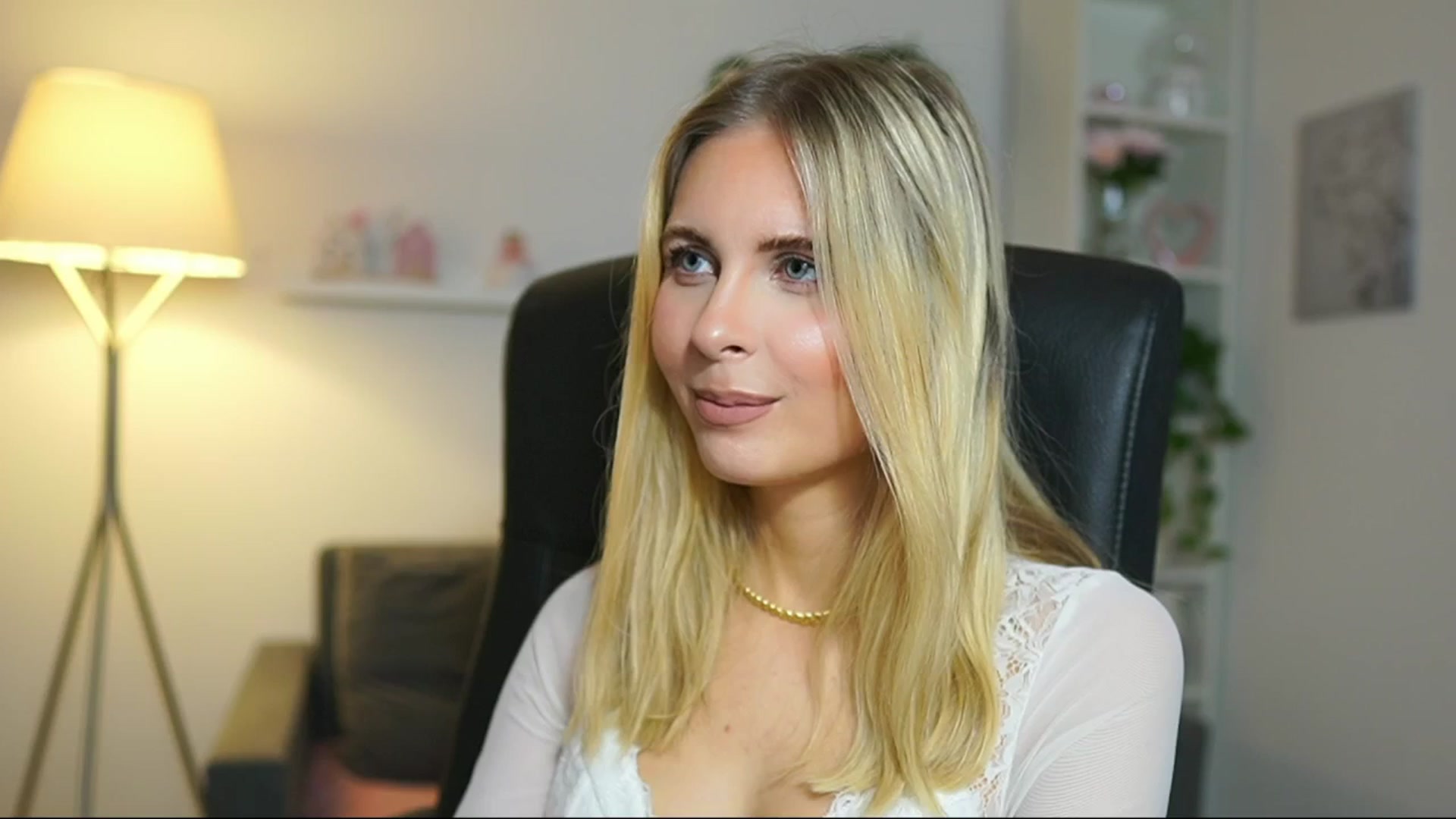 Gallery image thumbnail from Catecrago_'s myfreecams stream on, 05/07/2025, 13:22 image 15 of 20
