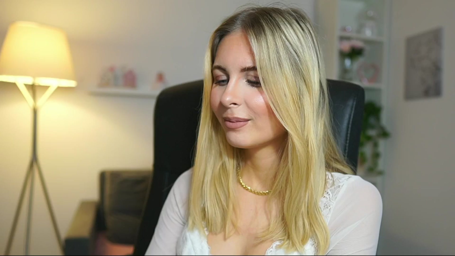 Gallery image thumbnail from Catecrago_'s myfreecams stream on, 05/07/2025, 13:22 image 1 of 20