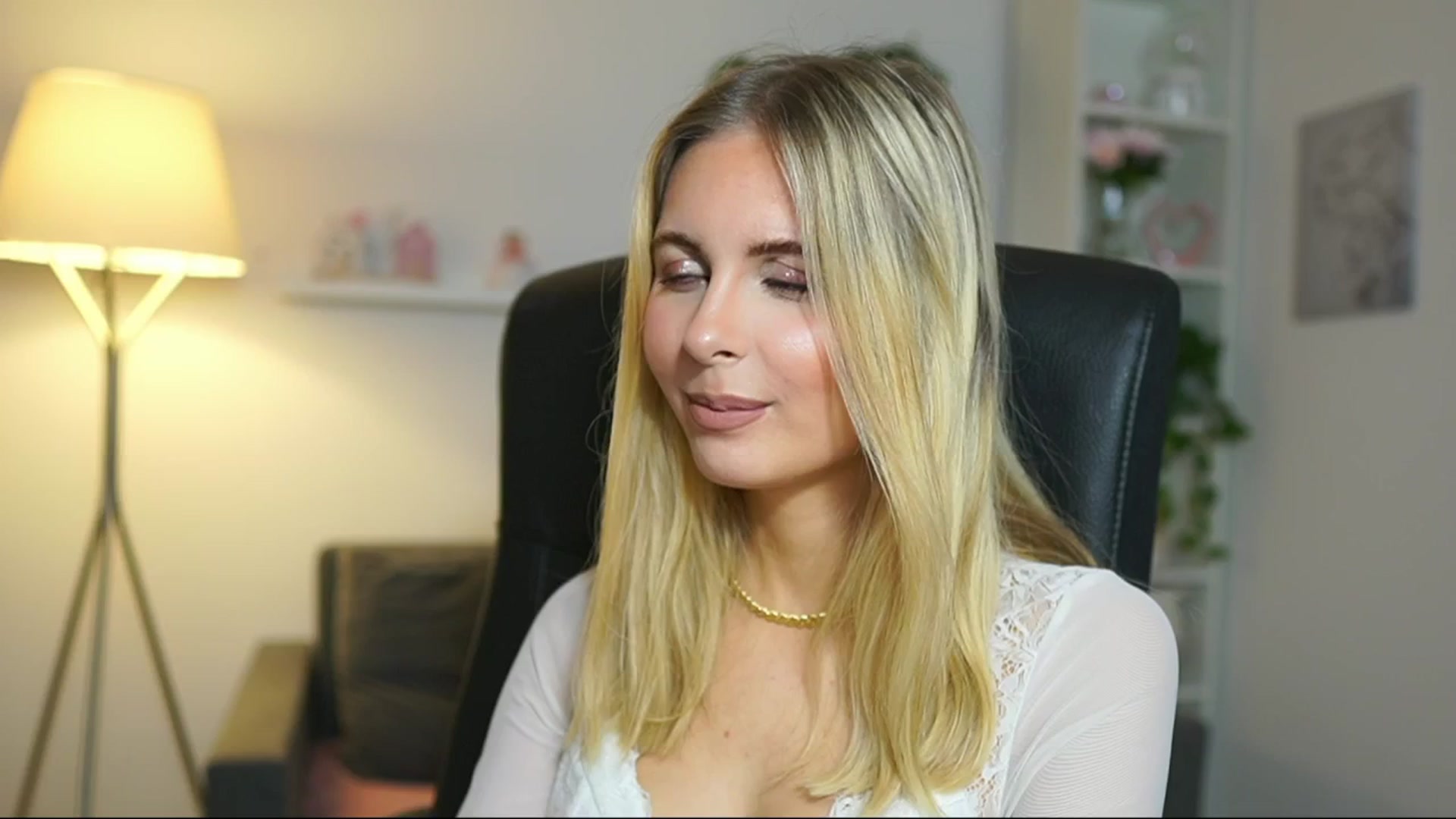 Gallery image thumbnail from Catecrago_'s myfreecams stream on, 05/07/2025, 13:22 image 14 of 20