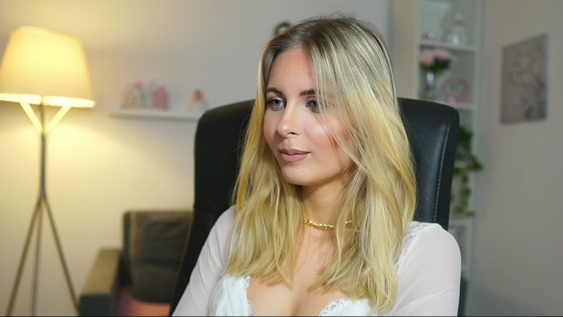 Gallery image thumbnail from Catecrago_'s myfreecams stream on, 05/07/2025, 14:11 image 1 of 20