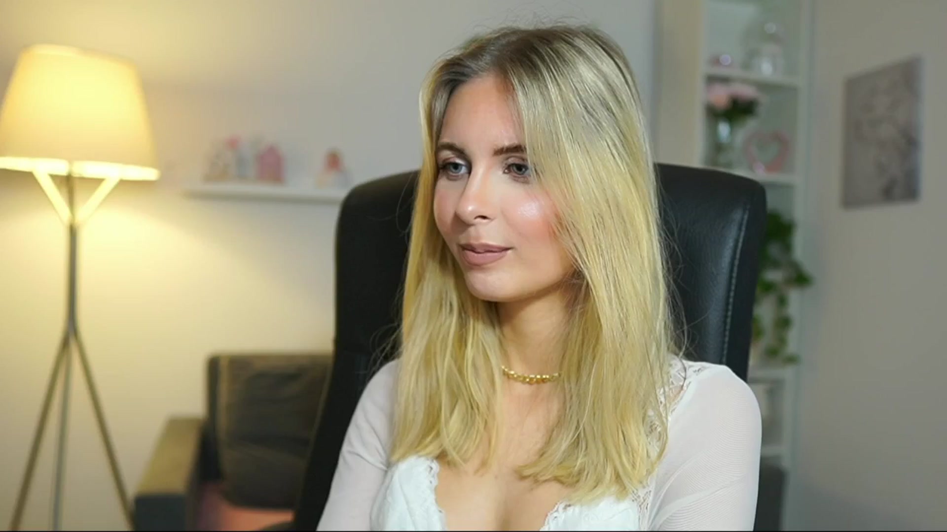 Gallery image thumbnail from Catecrago_'s myfreecams stream on, 05/07/2025, 14:11 image 12 of 20