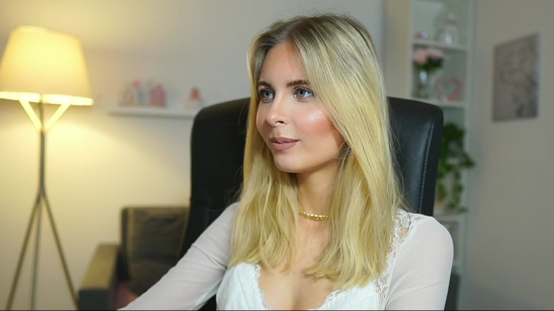 Gallery image thumbnail from Catecrago_'s myfreecams stream on, 05/07/2025, 14:11 image 9 of 20