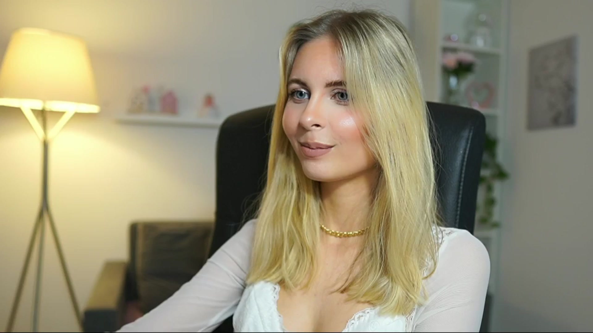 Gallery image thumbnail from Catecrago_'s myfreecams stream on, 05/07/2025, 14:11 image 8 of 20