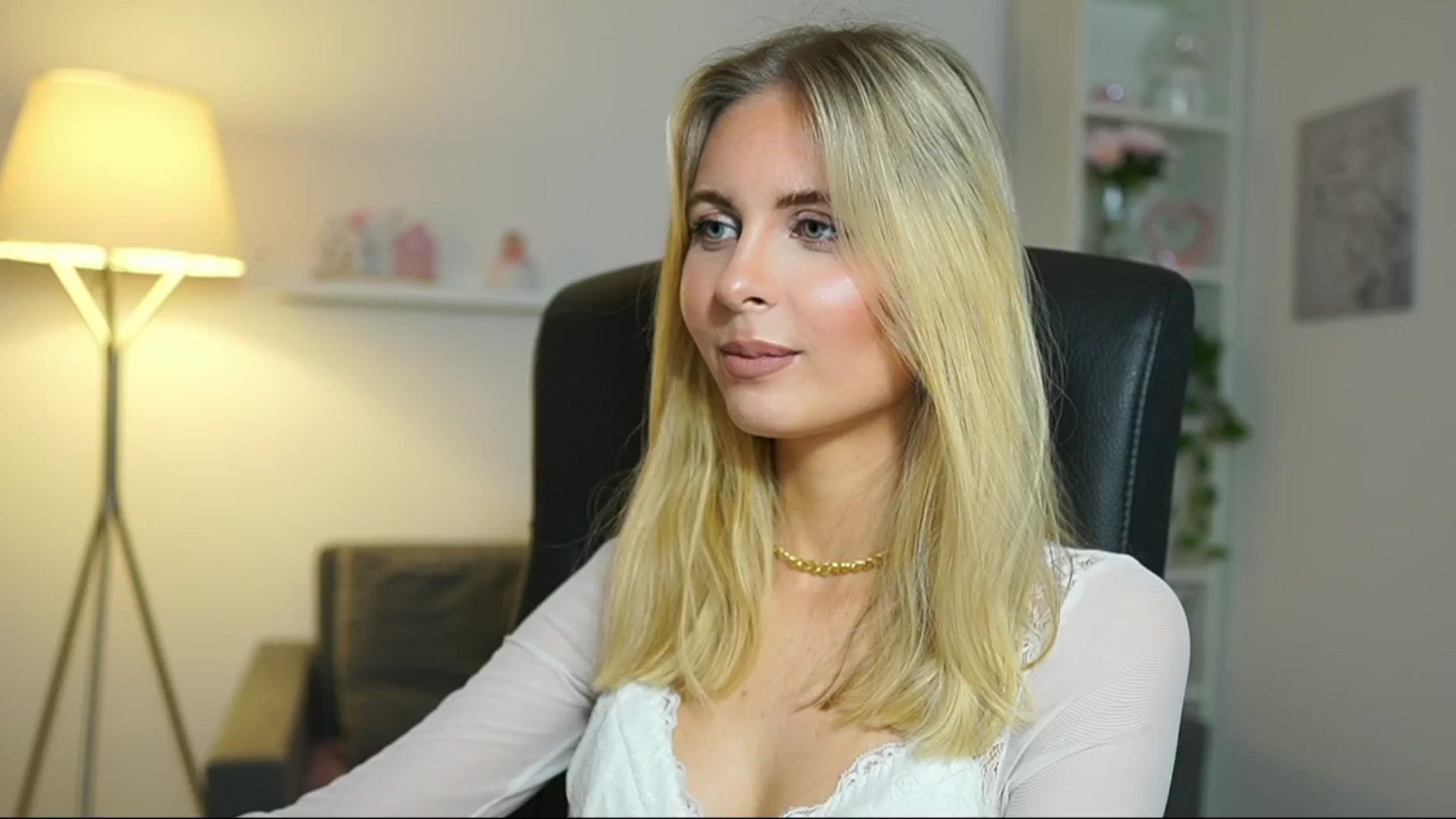 Gallery image thumbnail from Catecrago_'s myfreecams stream on, 05/07/2025, 14:11 image 7 of 20