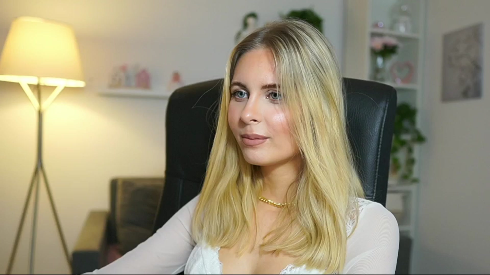 Gallery image thumbnail from Catecrago_'s myfreecams stream on, 05/07/2025, 15:54 image 12 of 20