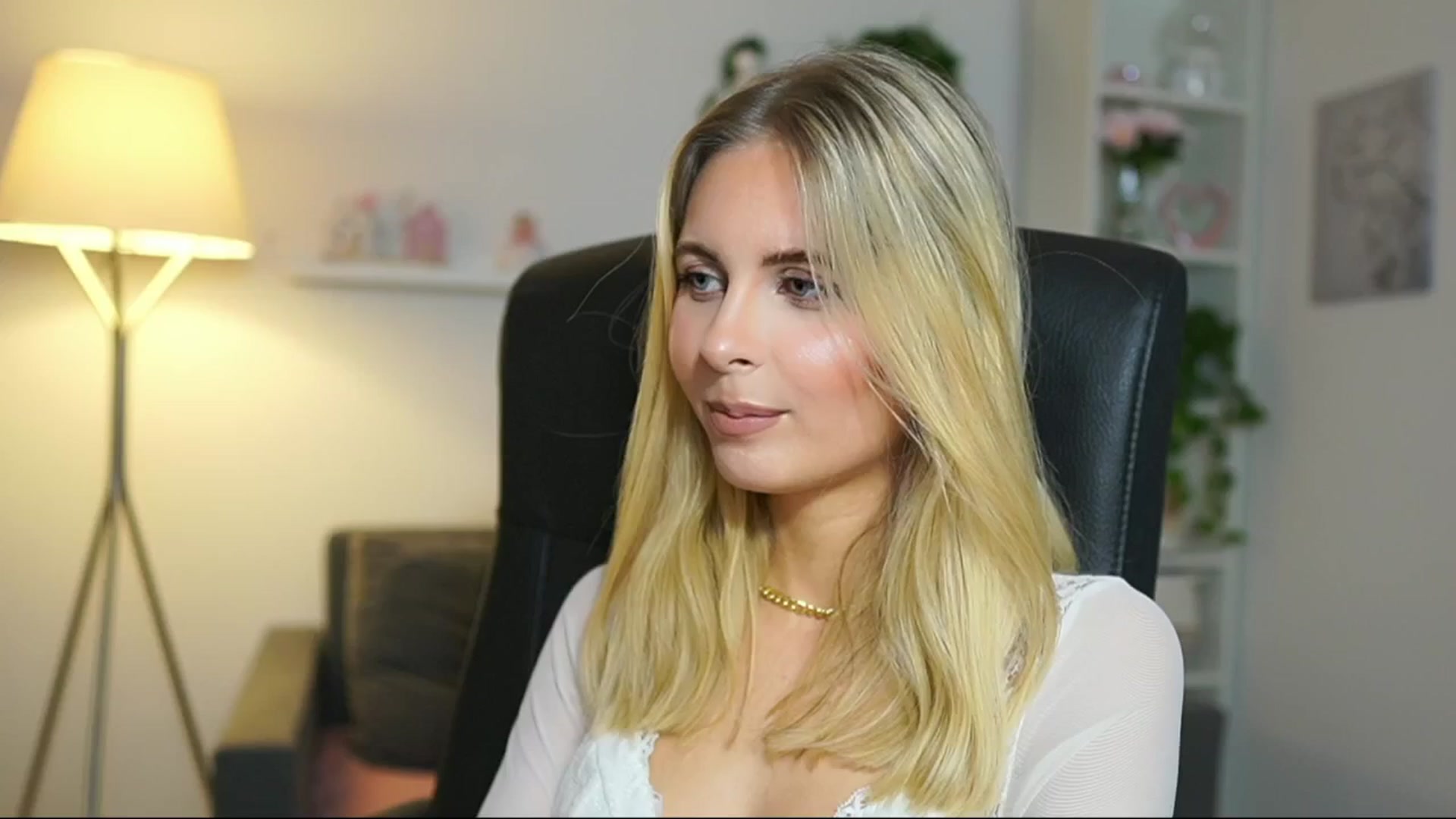 Gallery image thumbnail from Catecrago_'s myfreecams stream on, 05/07/2025, 15:54 image 5 of 20