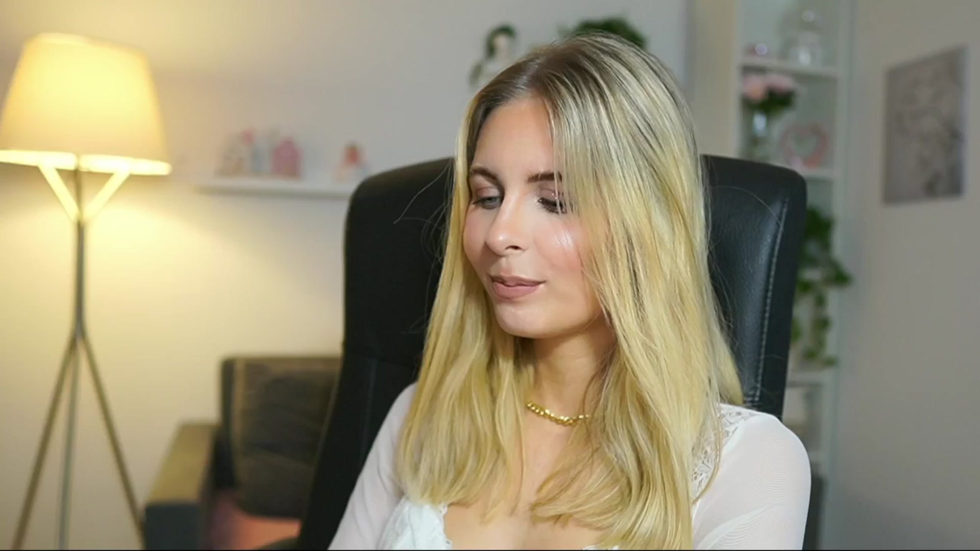 Gallery image thumbnail from Catecrago_'s myfreecams stream on, 05/07/2025, 15:54 image 14 of 20