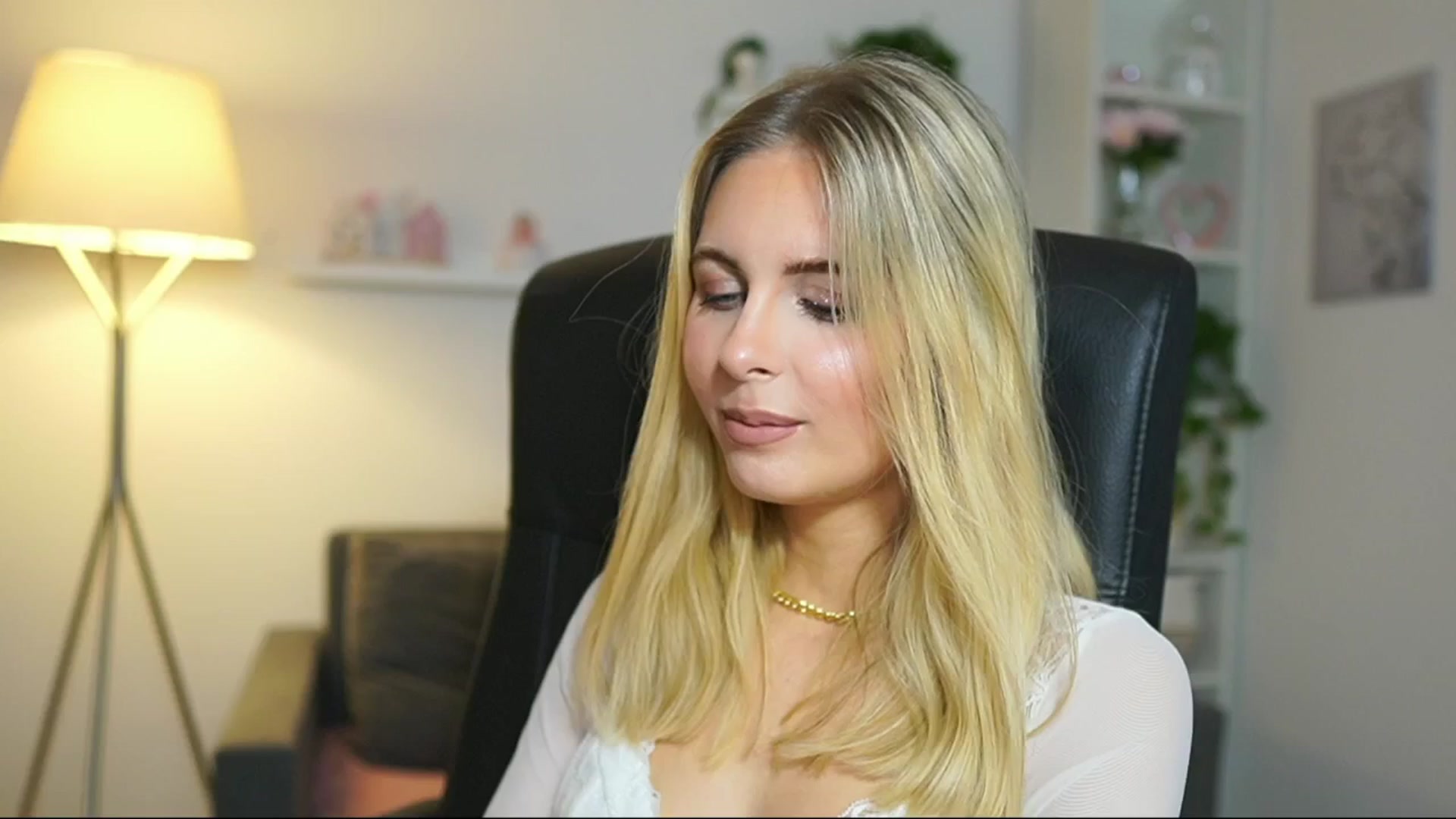Gallery image thumbnail from Catecrago_'s myfreecams stream on, 05/07/2025, 15:54 image 13 of 20