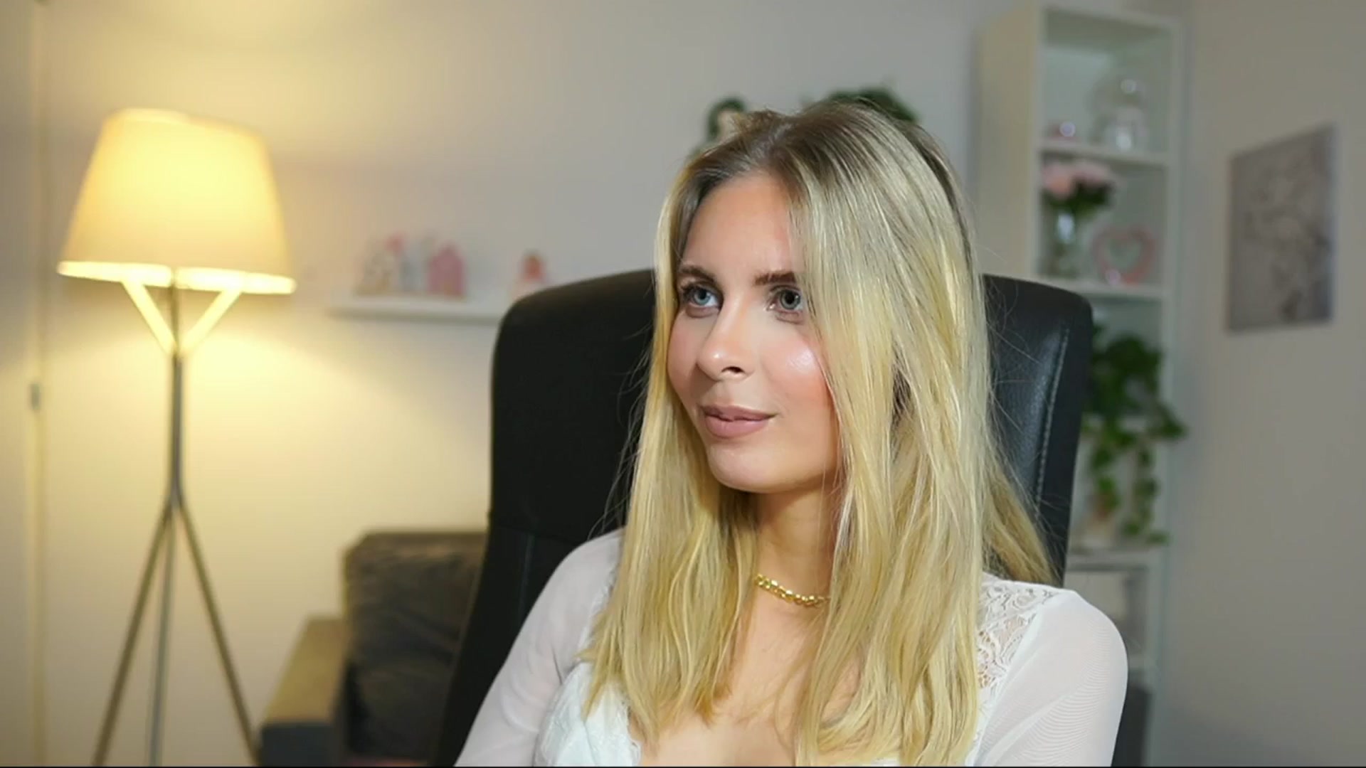 Gallery image thumbnail from Catecrago_'s myfreecams stream on, 05/07/2025, 16:57 image 19 of 20