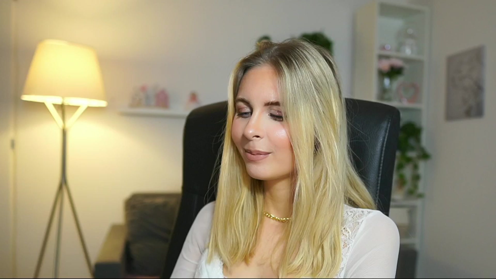 Gallery image thumbnail from Catecrago_'s myfreecams stream on, 05/07/2025, 16:57 image 16 of 20