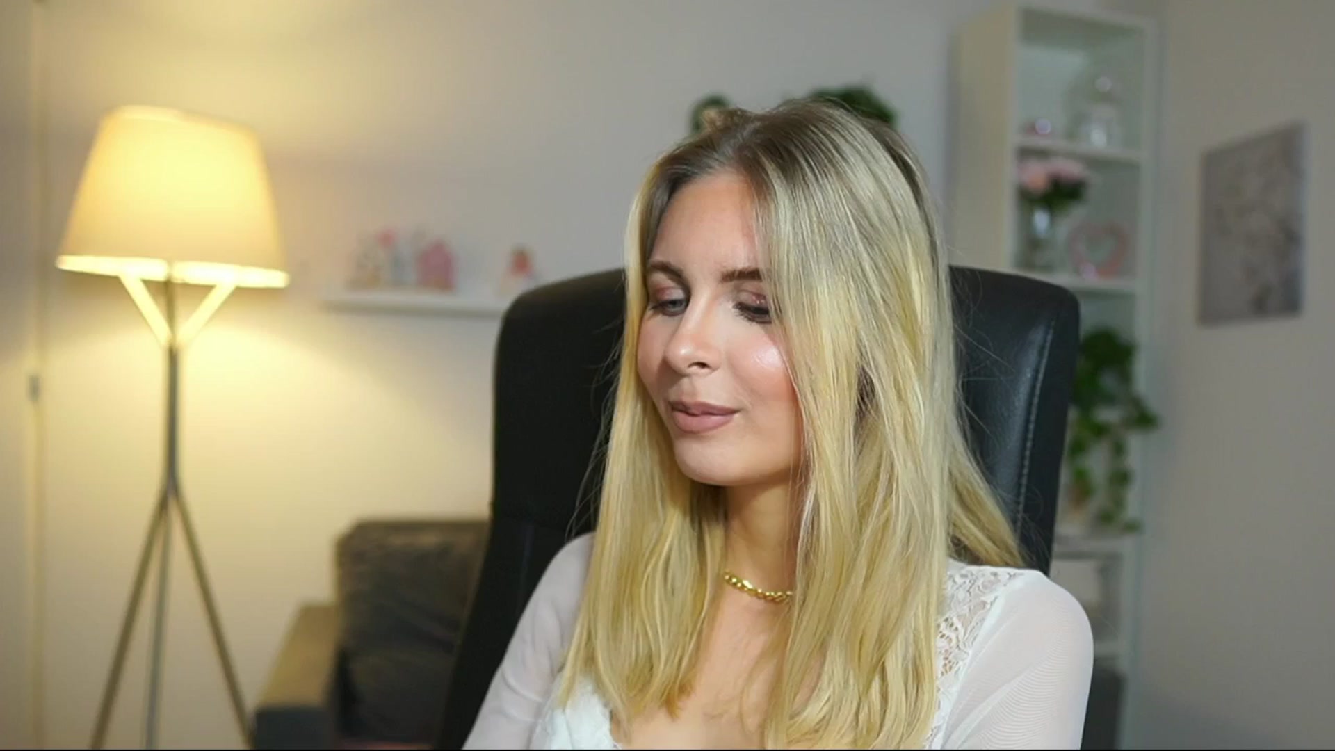 Gallery image thumbnail from Catecrago_'s myfreecams stream on, 05/07/2025, 16:57 image 14 of 20