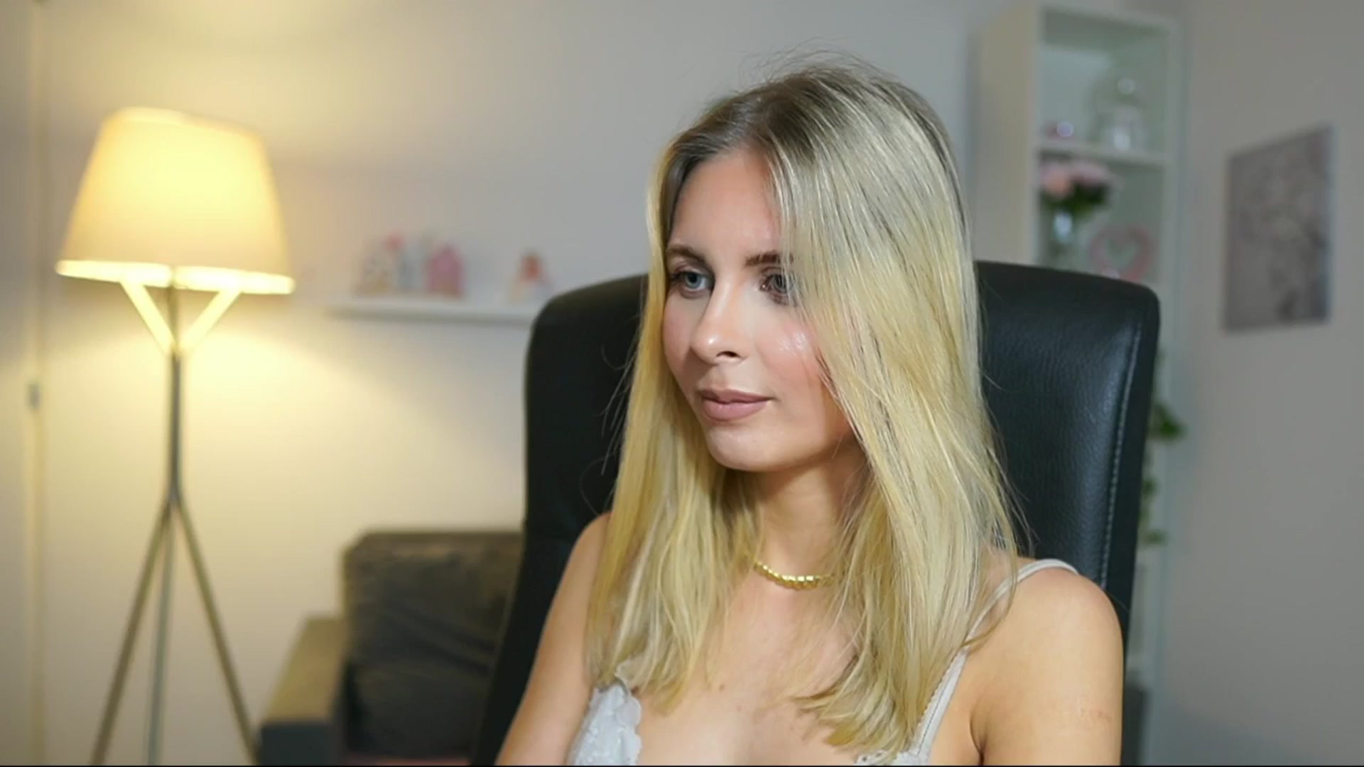 Gallery image thumbnail from Catecrago_'s myfreecams stream on, 05/07/2025, 17:44 image 15 of 20
