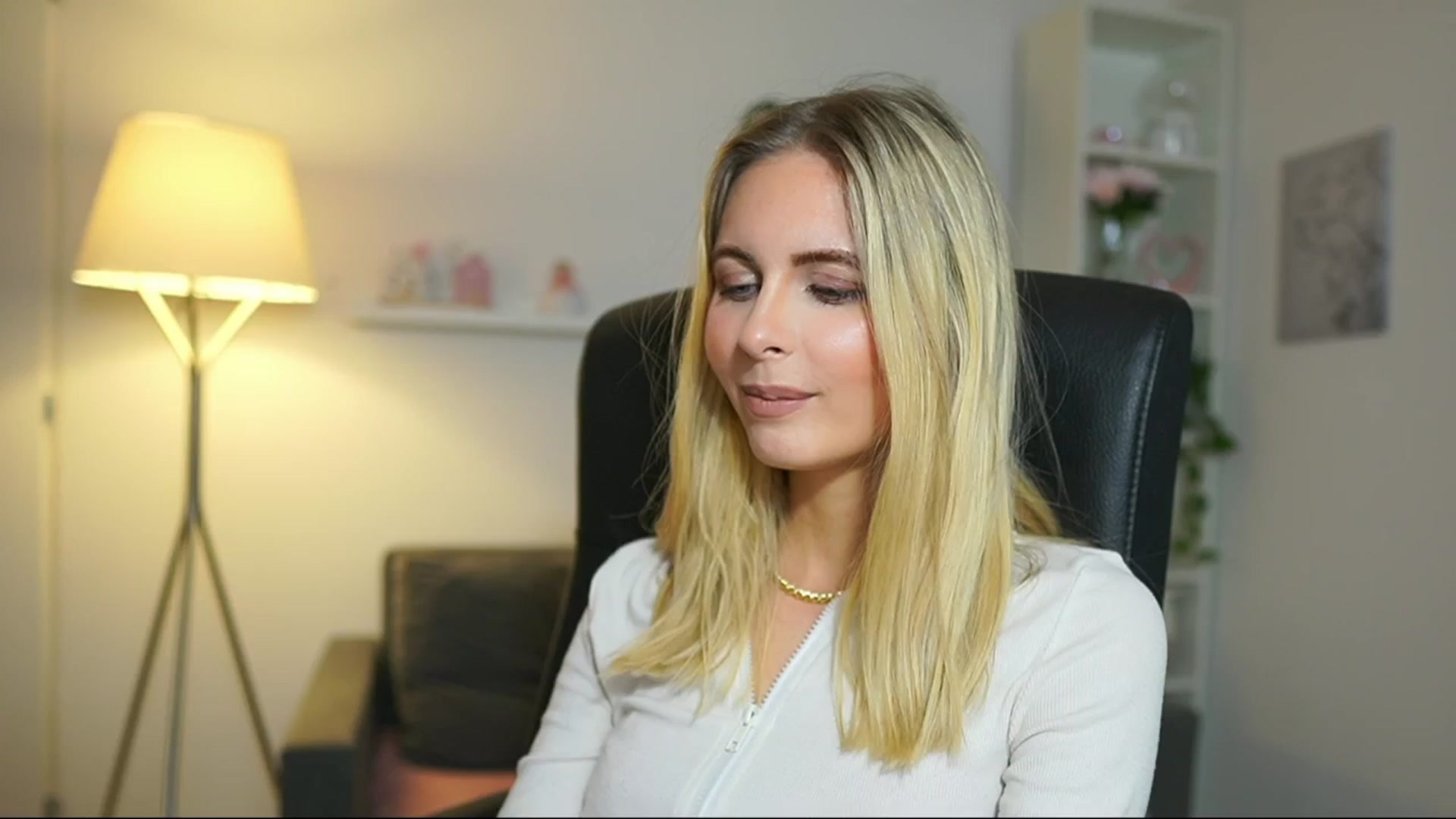 Gallery image thumbnail from Catecrago_'s myfreecams stream on, 05/08/2025, 17:49 image 14 of 20